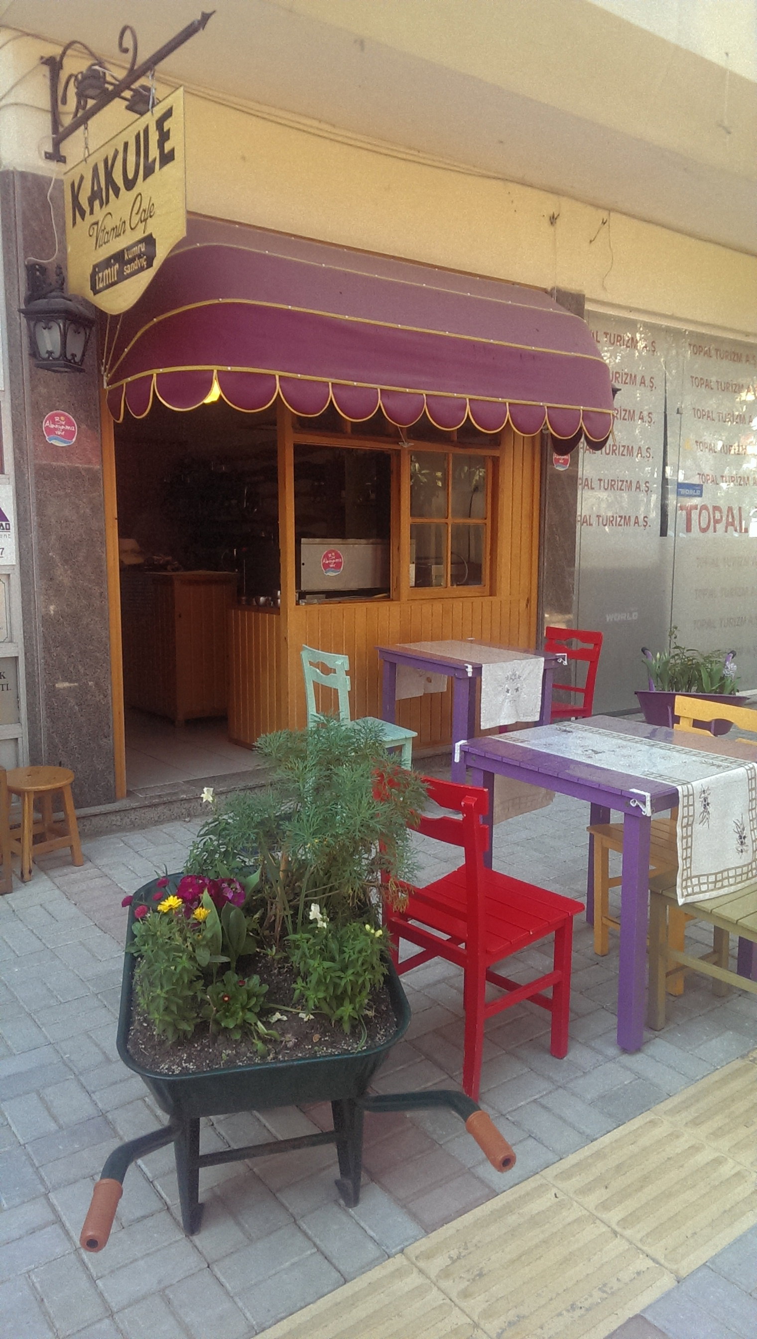 Kakule Vitamin Cafe