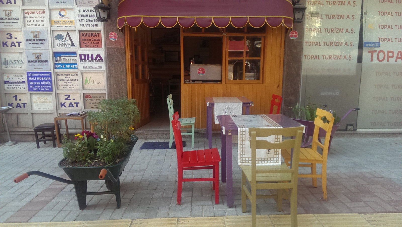 Kakule Vitamin Cafe