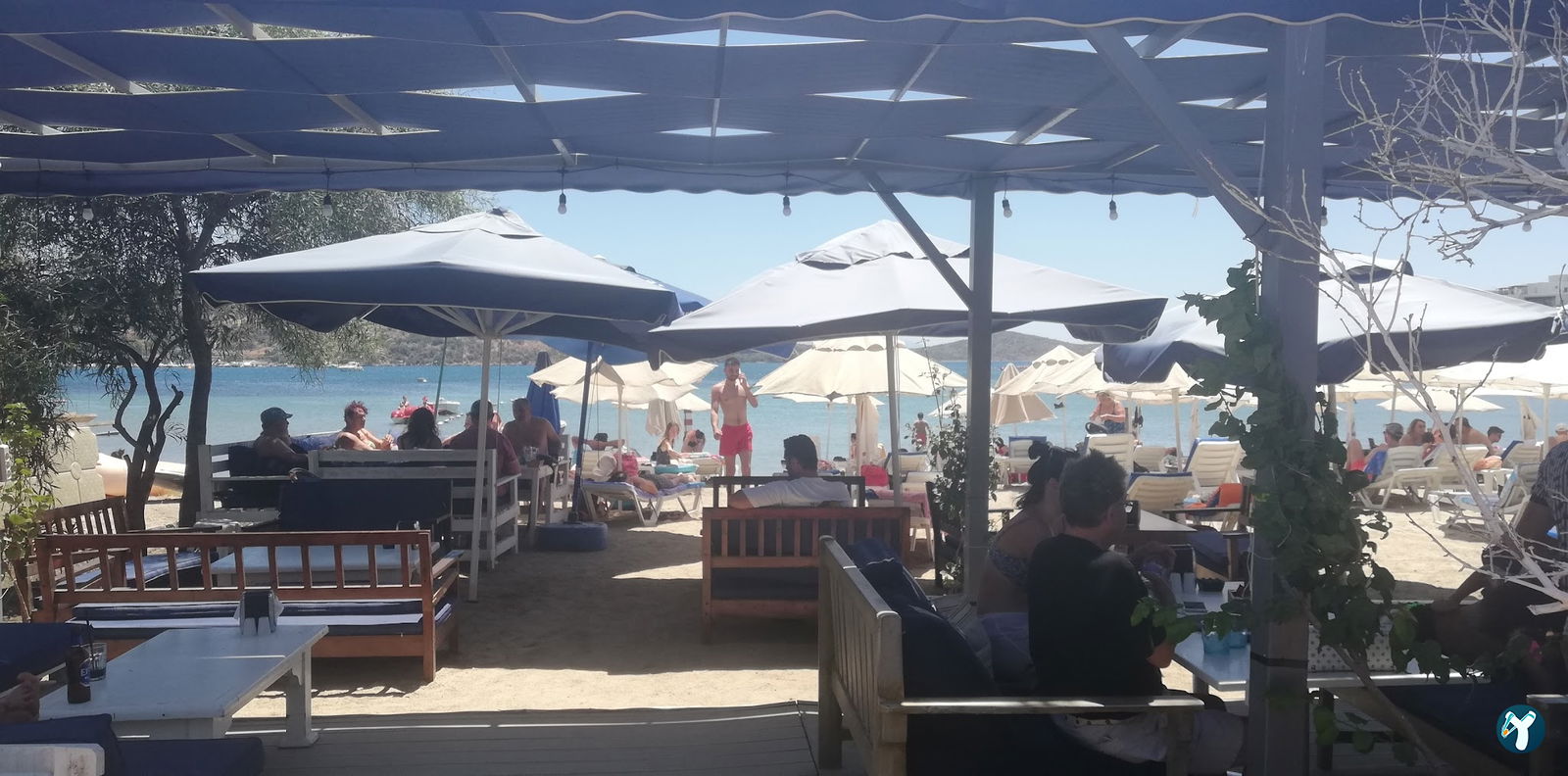 Deniz Beach Restaurant & Bar
