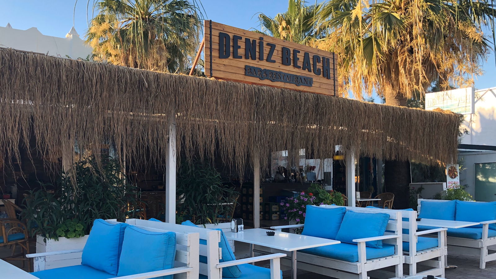 Deniz Beach Restaurant & Bar