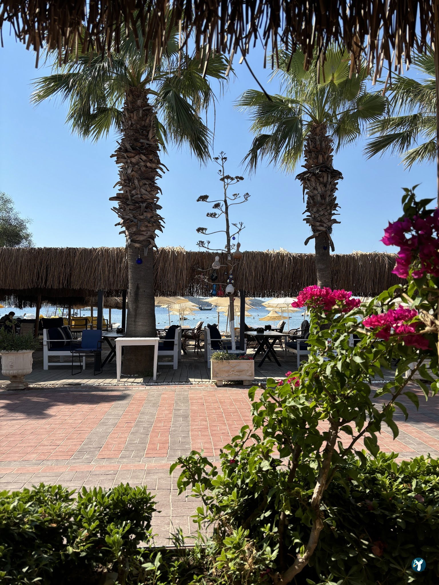 Deniz Beach Restaurant & Bar