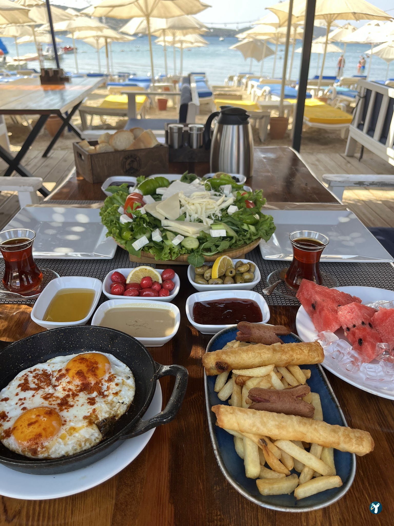 Deniz Beach Restaurant & Bar