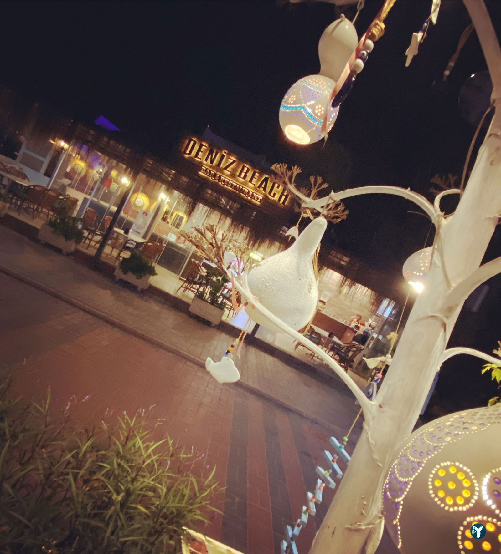 Deniz Beach Restaurant & Bar