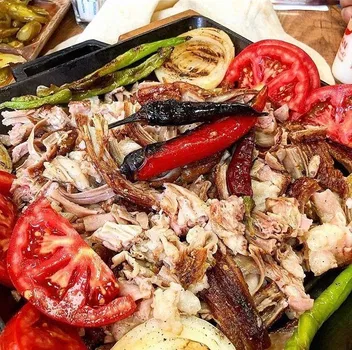 Bornova Çarşı Kokoreç resimleri