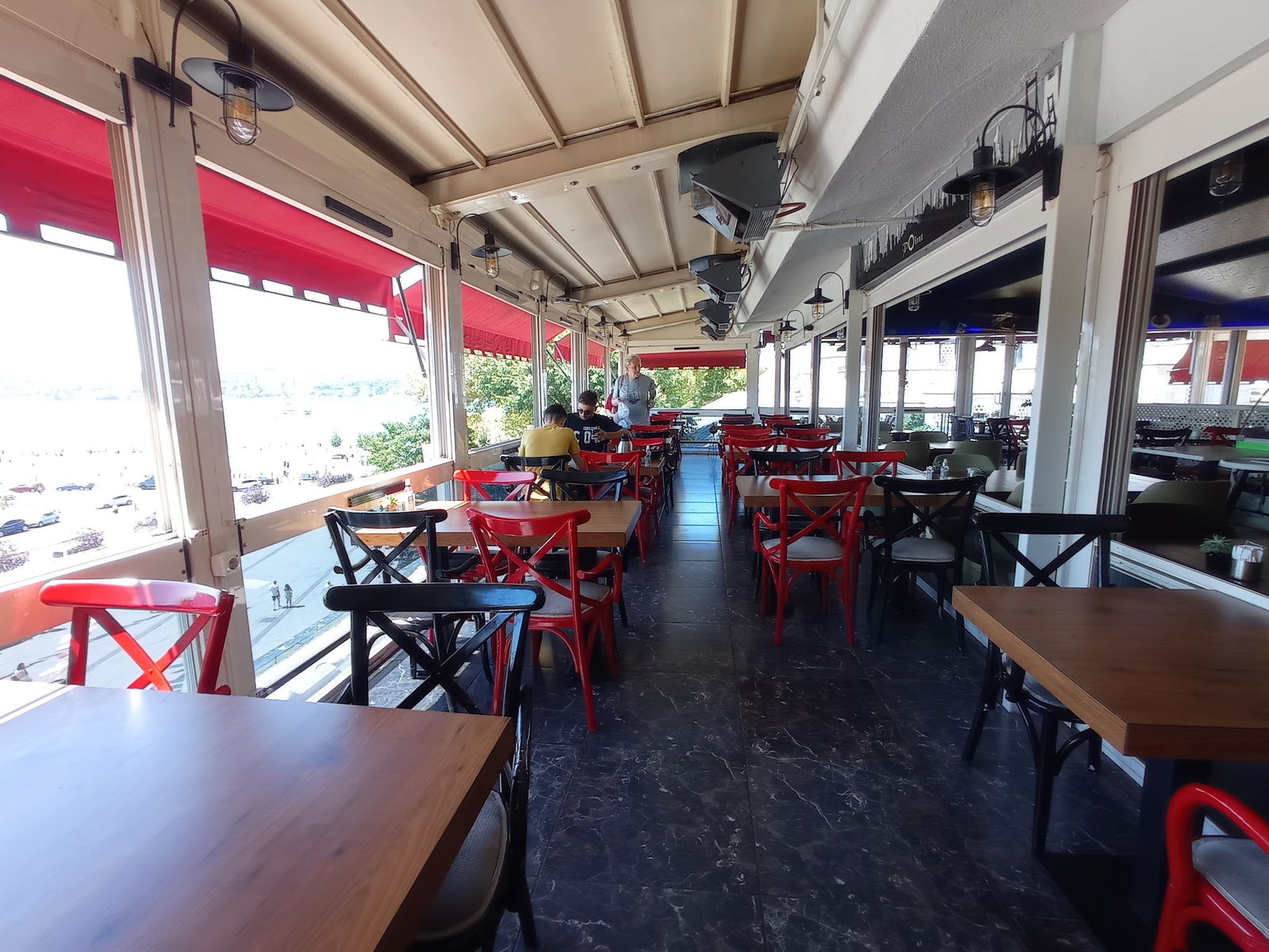 Seapoint Cafe & Restaurant