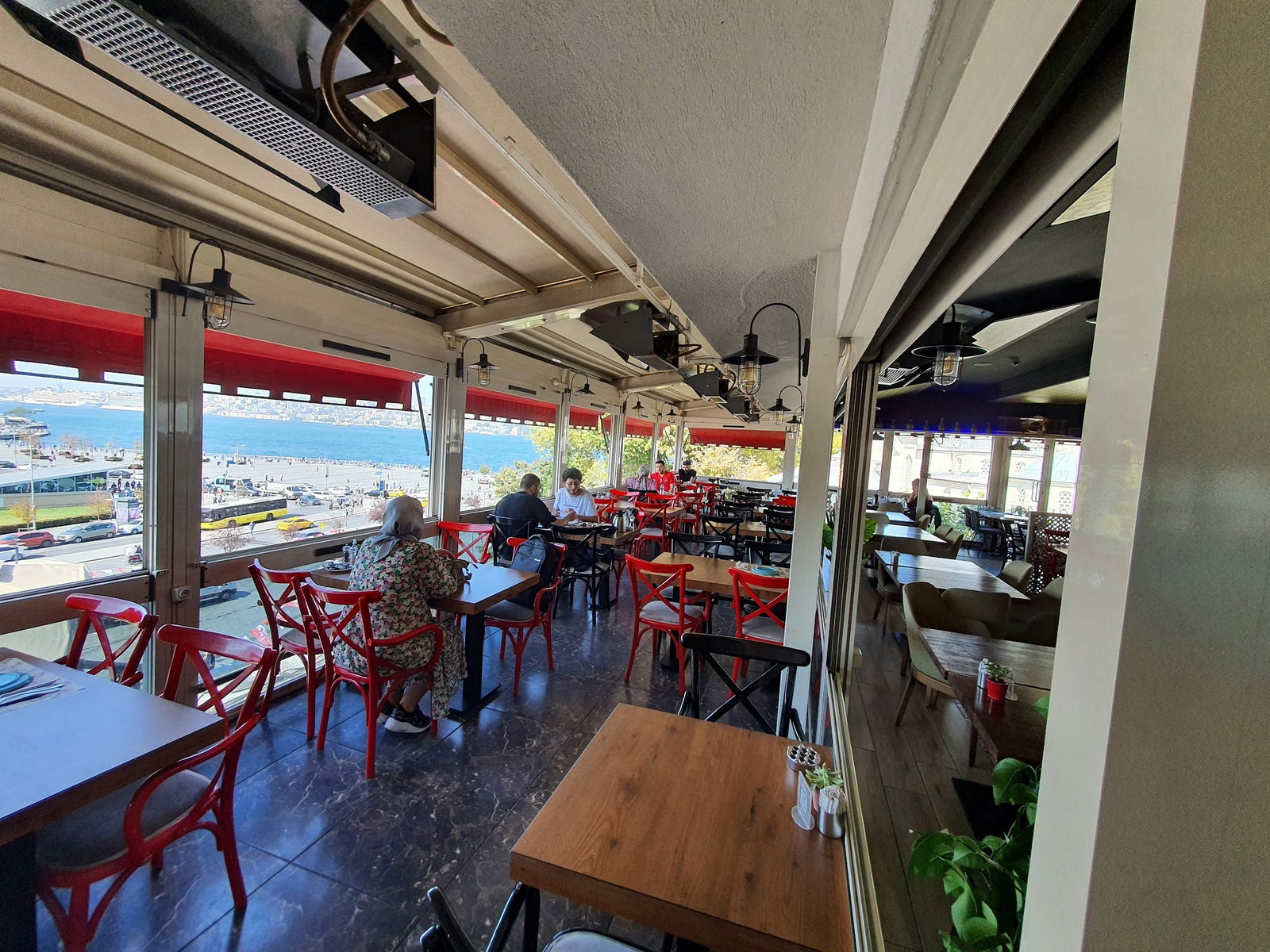 Seapoint Cafe & Restaurant