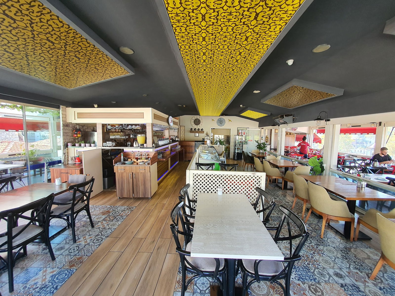 Seapoint Cafe & Restaurant