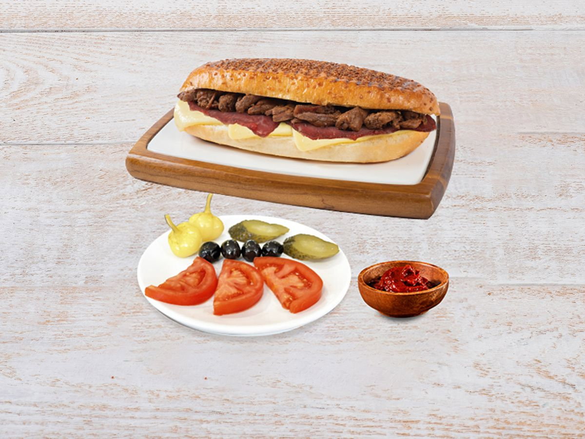 Köfteci Yusuf Kavurmalı Sucuklu Kaşarlı Tost