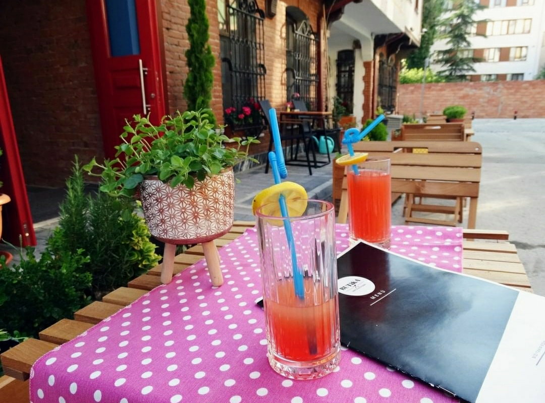 Butika Cafe & Restaurant
