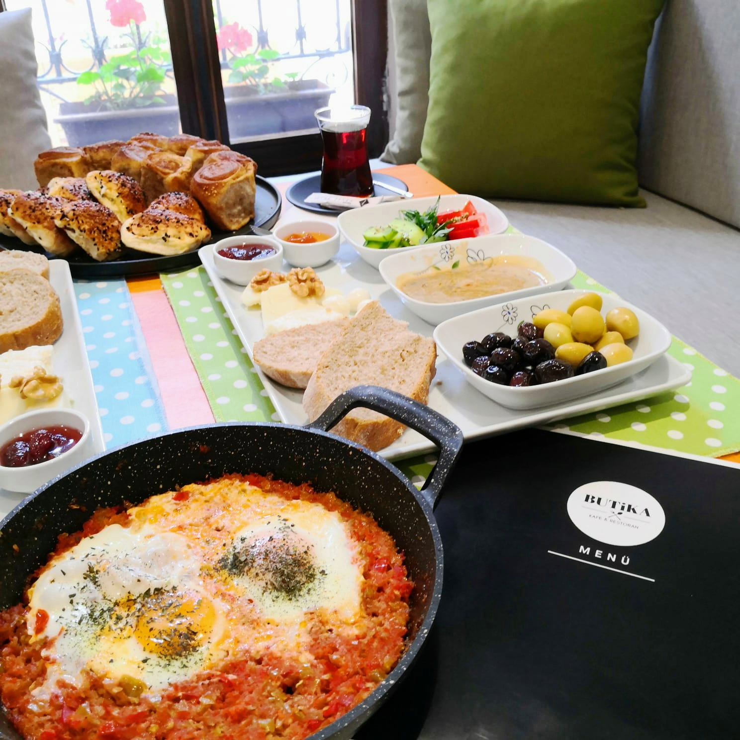 Butika Cafe & Restaurant