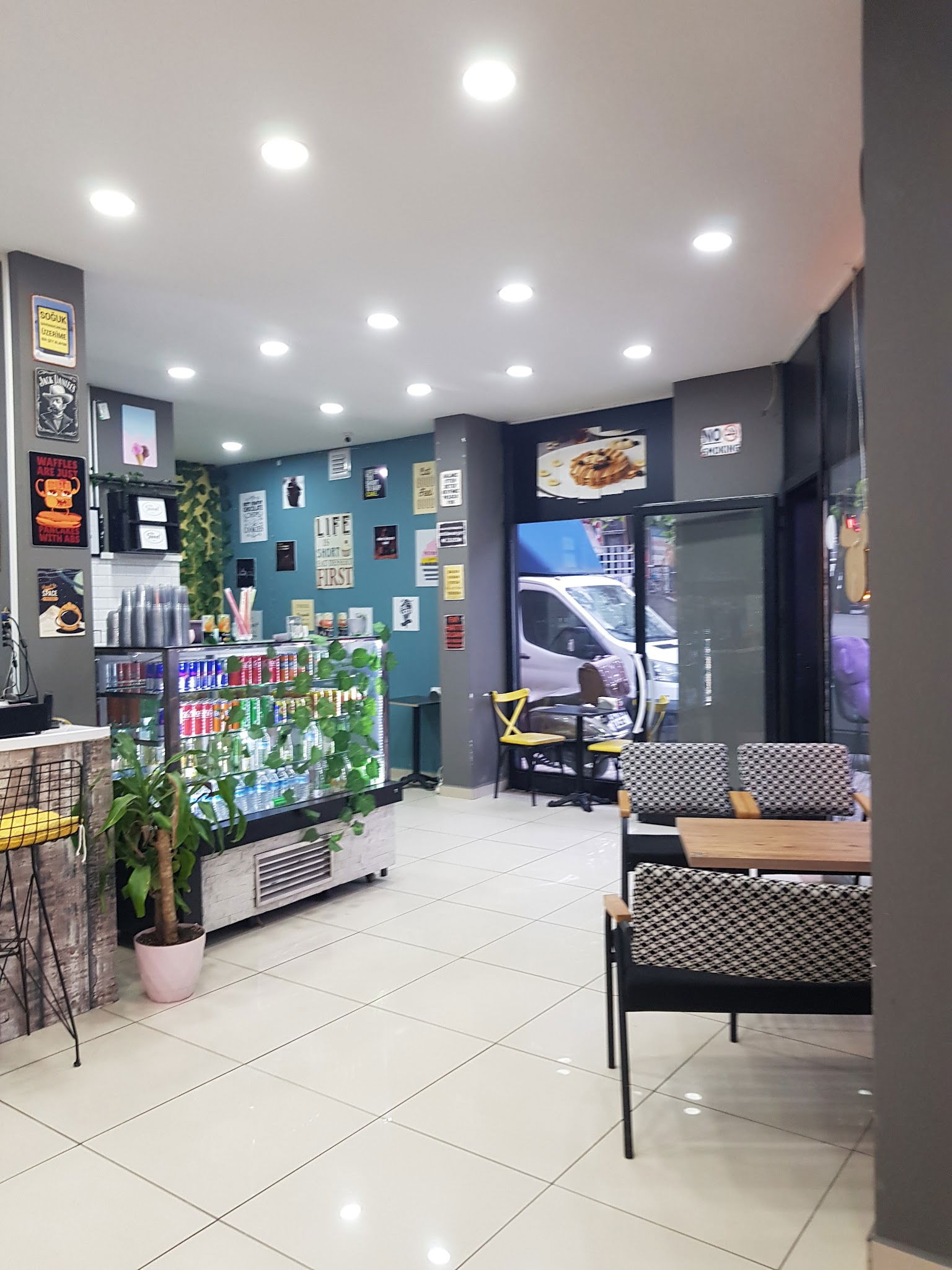 Waffle Cafe & Bistro