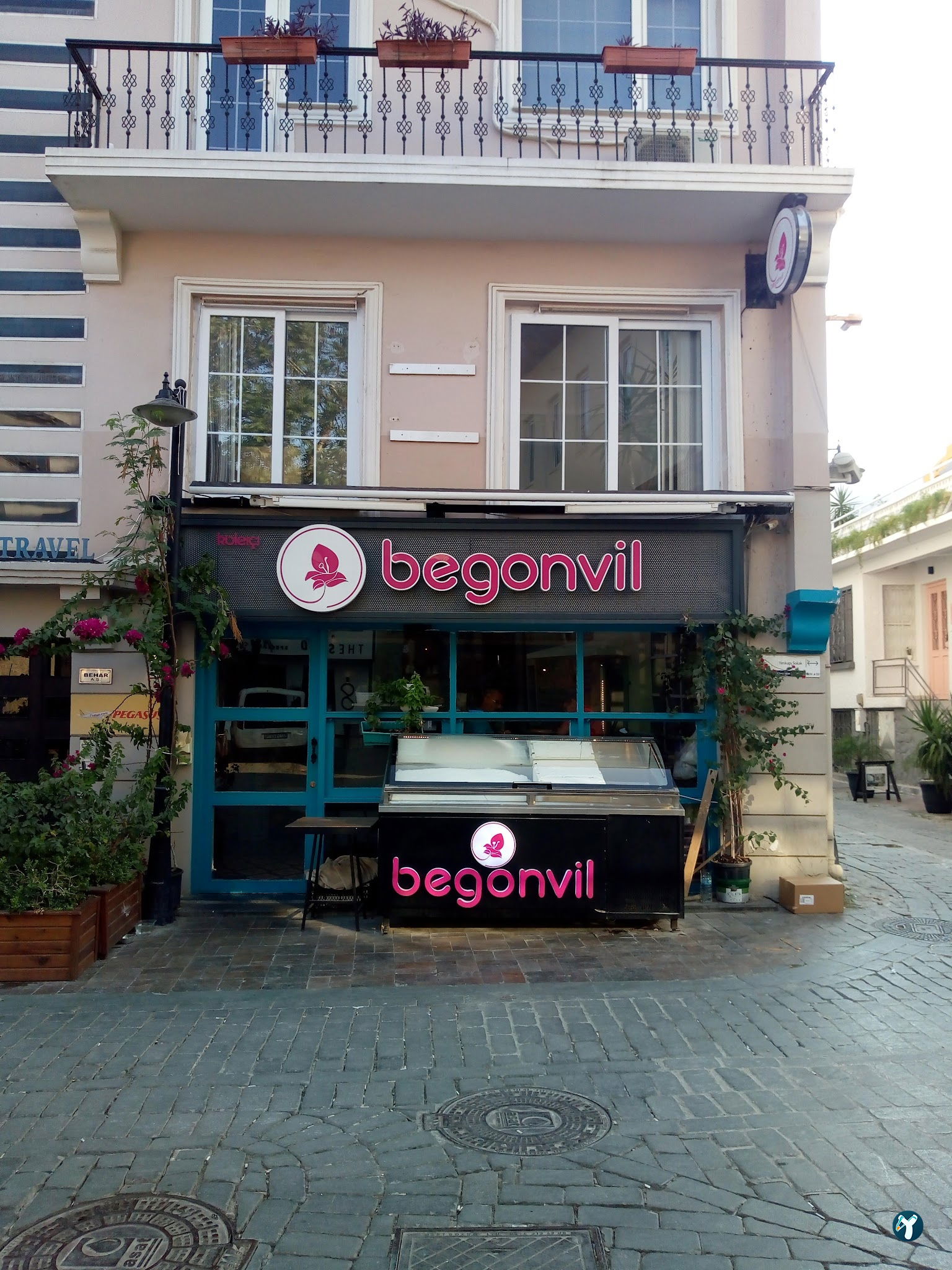 Begonvil Kaleiçi