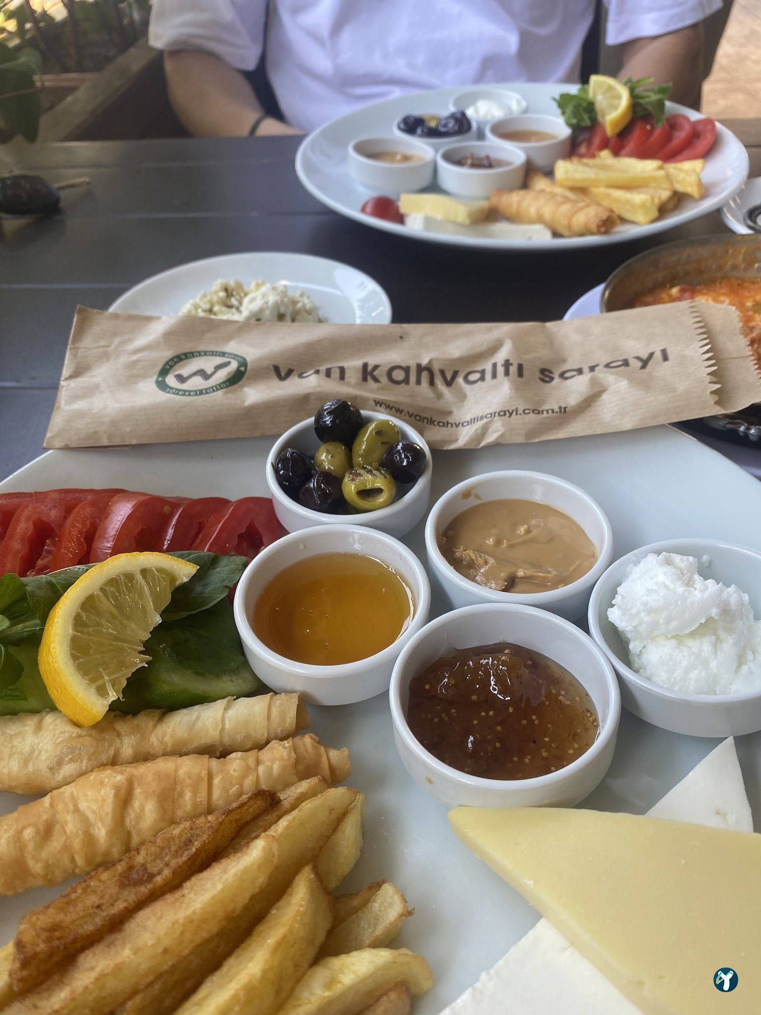 Van Konağı