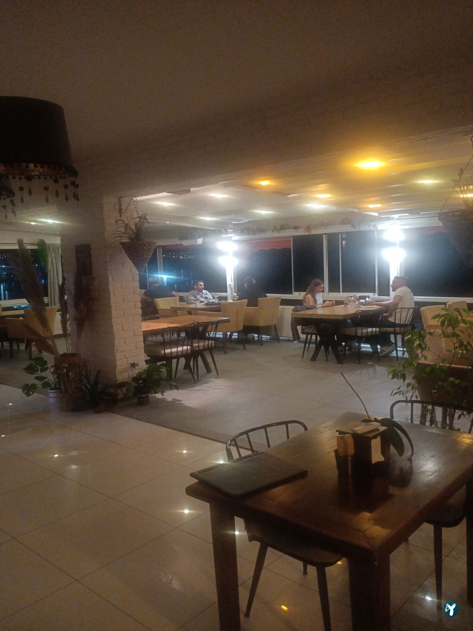 Tarçın Cafe