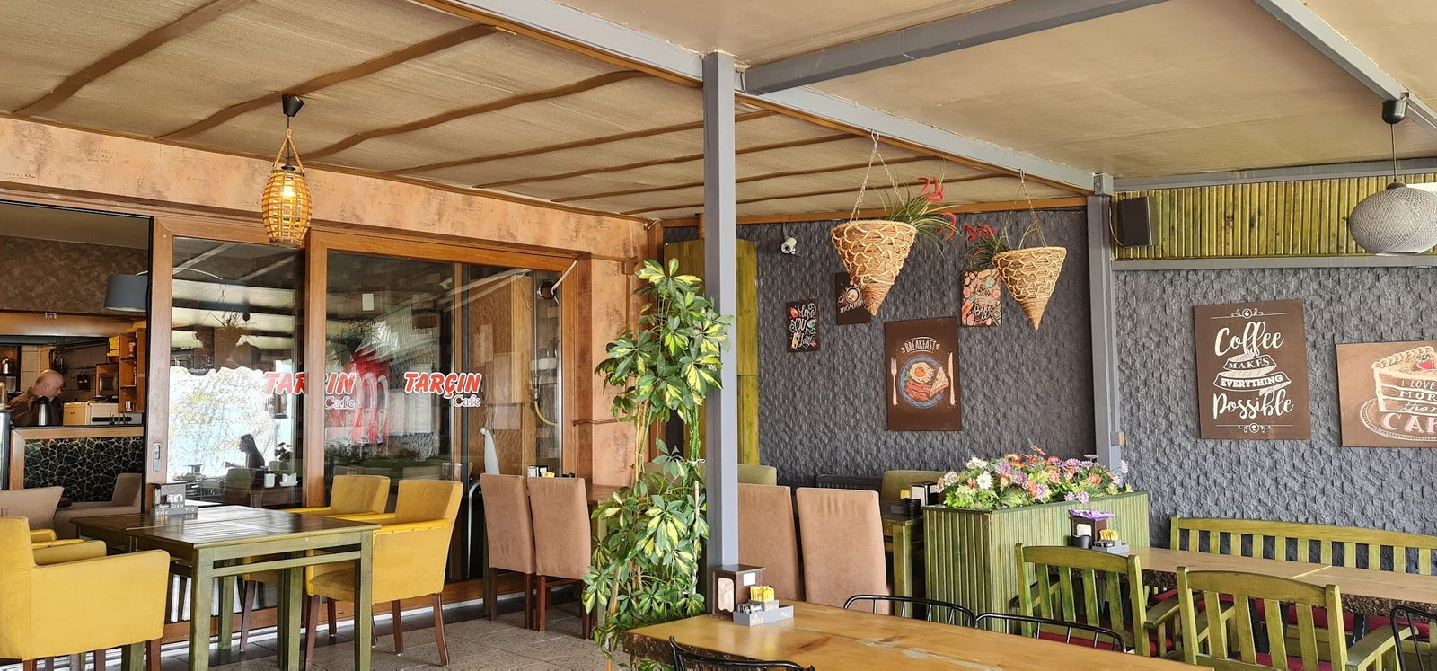 Tarçın Cafe