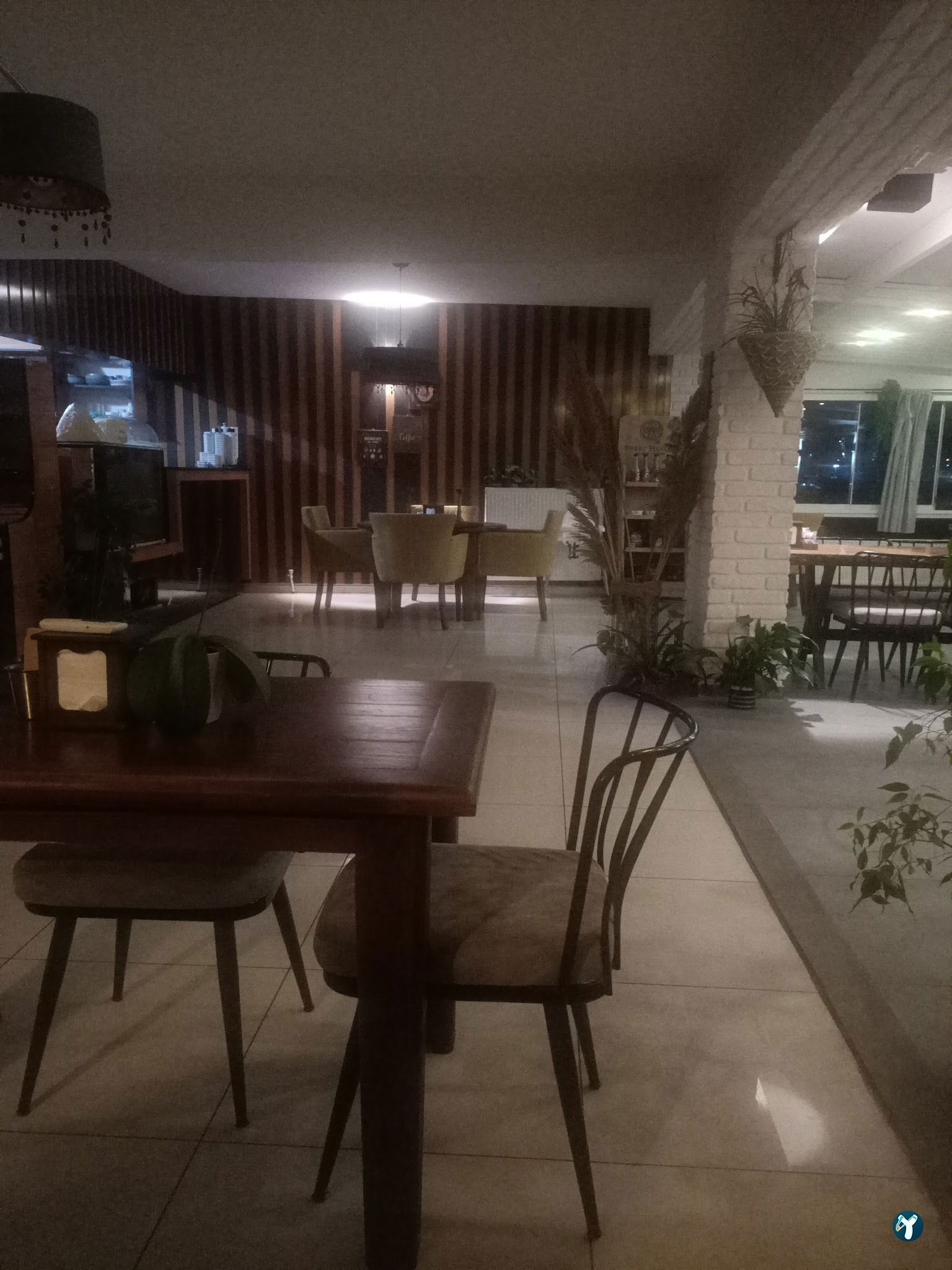 Tarçın Cafe