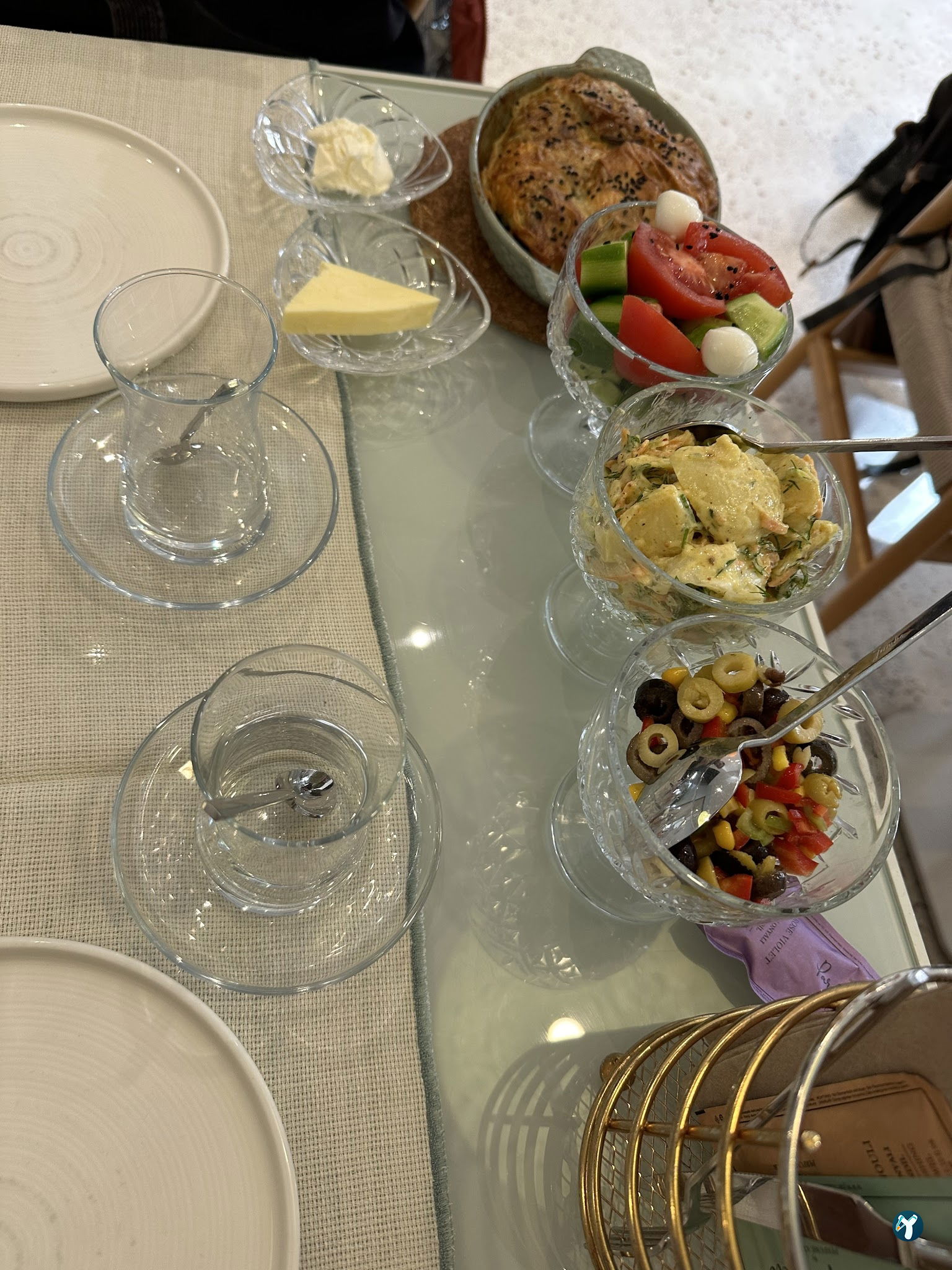 Leni Artisan Cafe