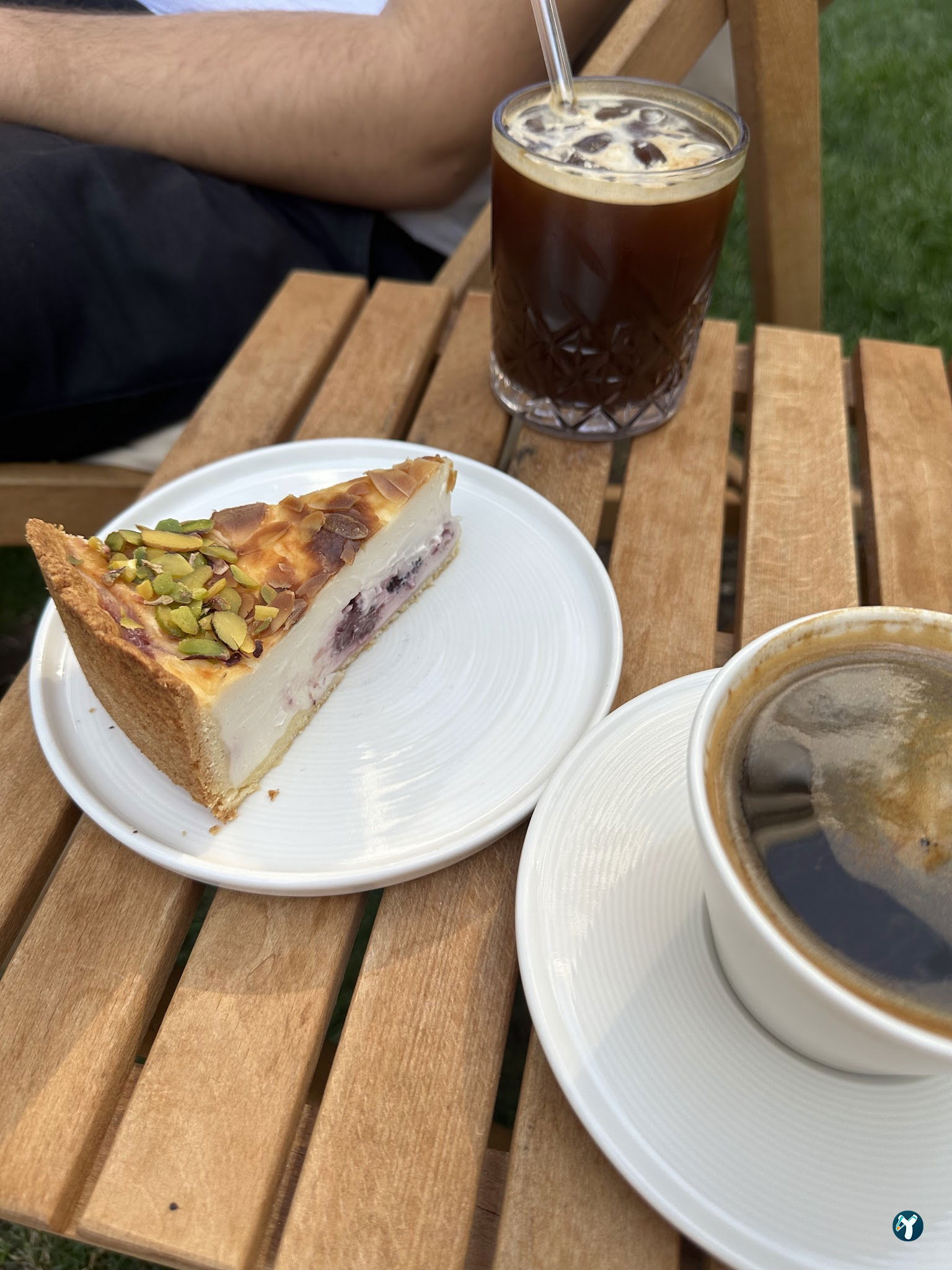 Leni Artisan Cafe