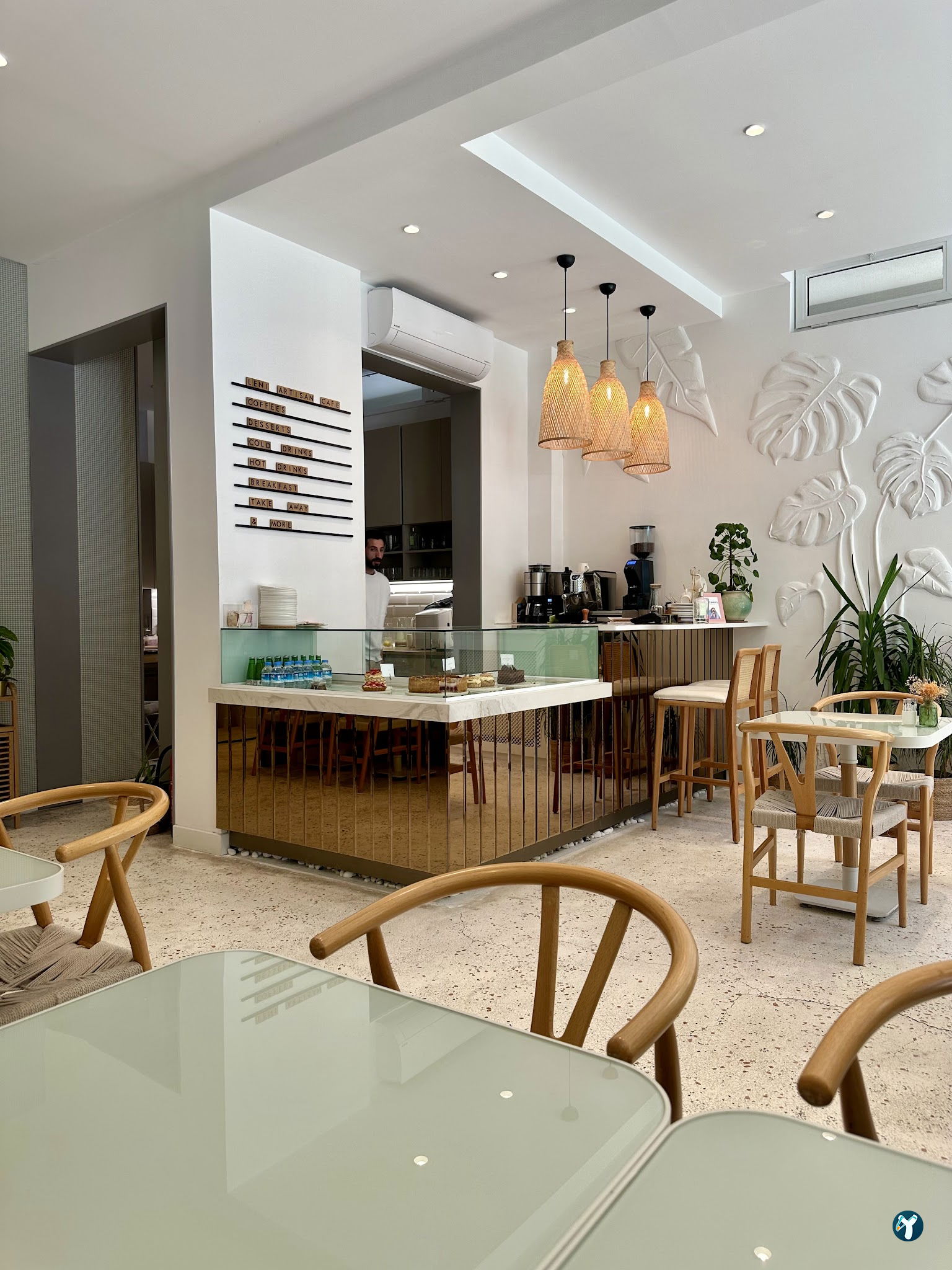 Leni Artisan Cafe