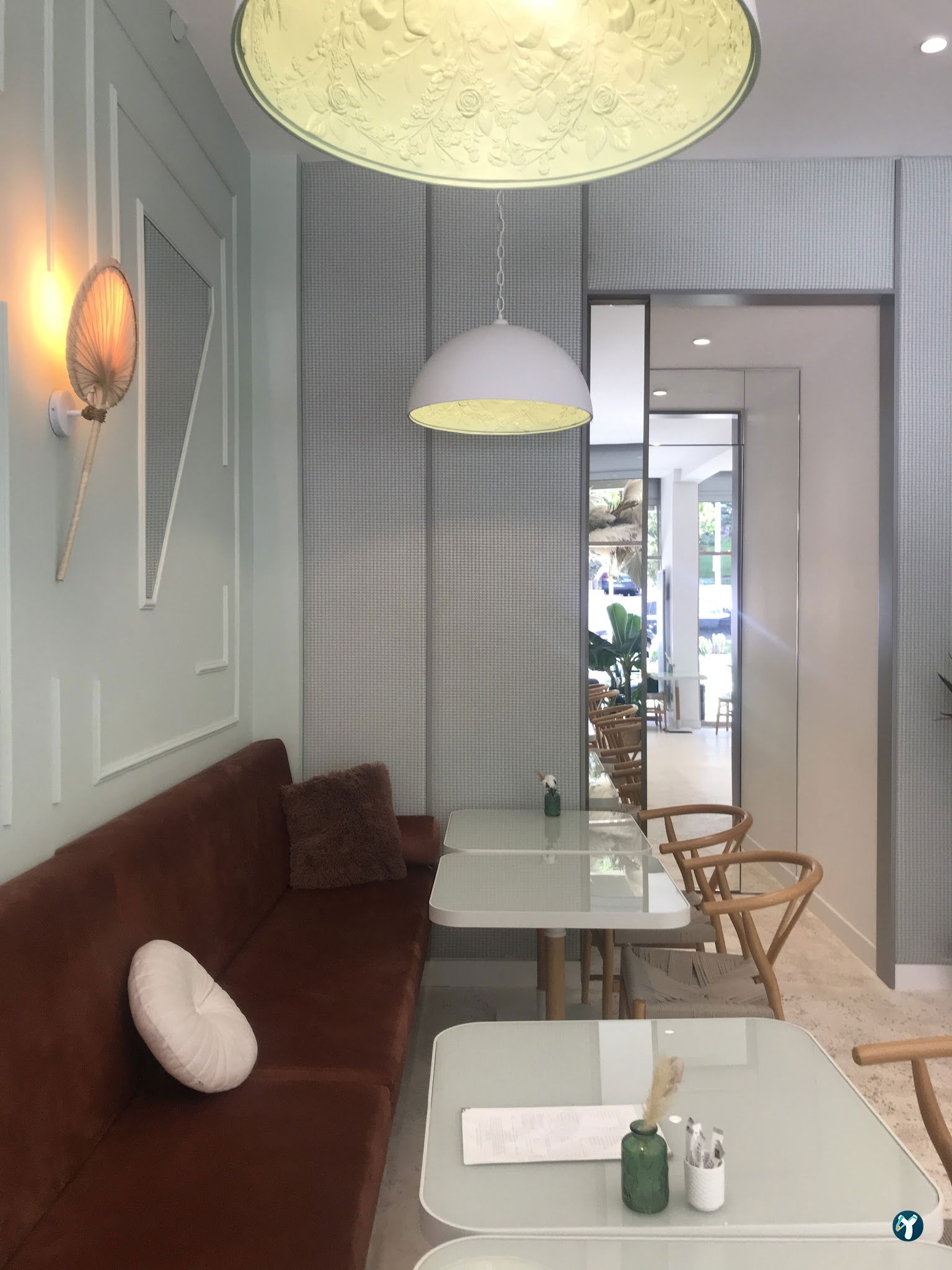Leni Artisan Cafe