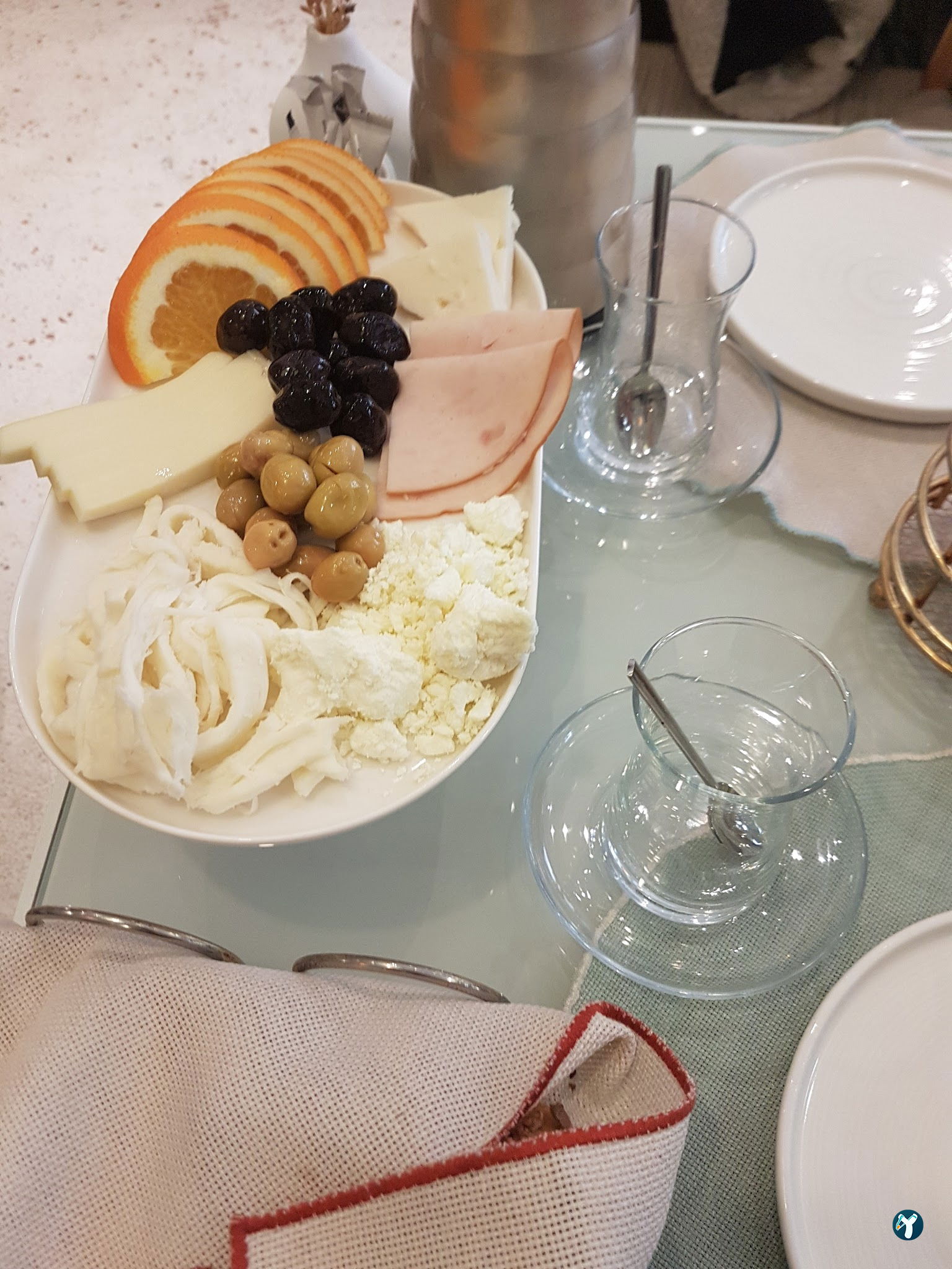 Leni Artisan Cafe