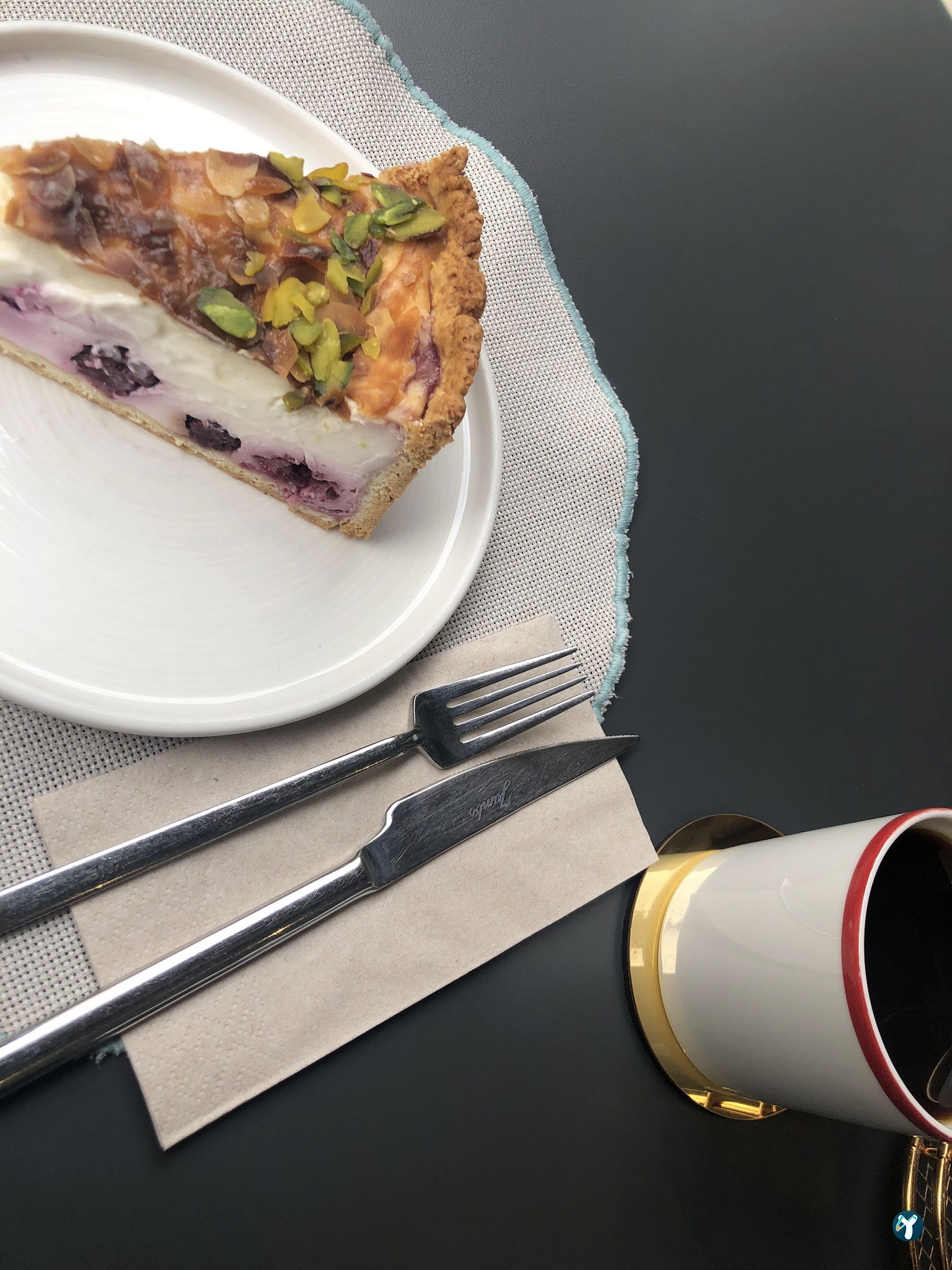 Leni Artisan Cafe