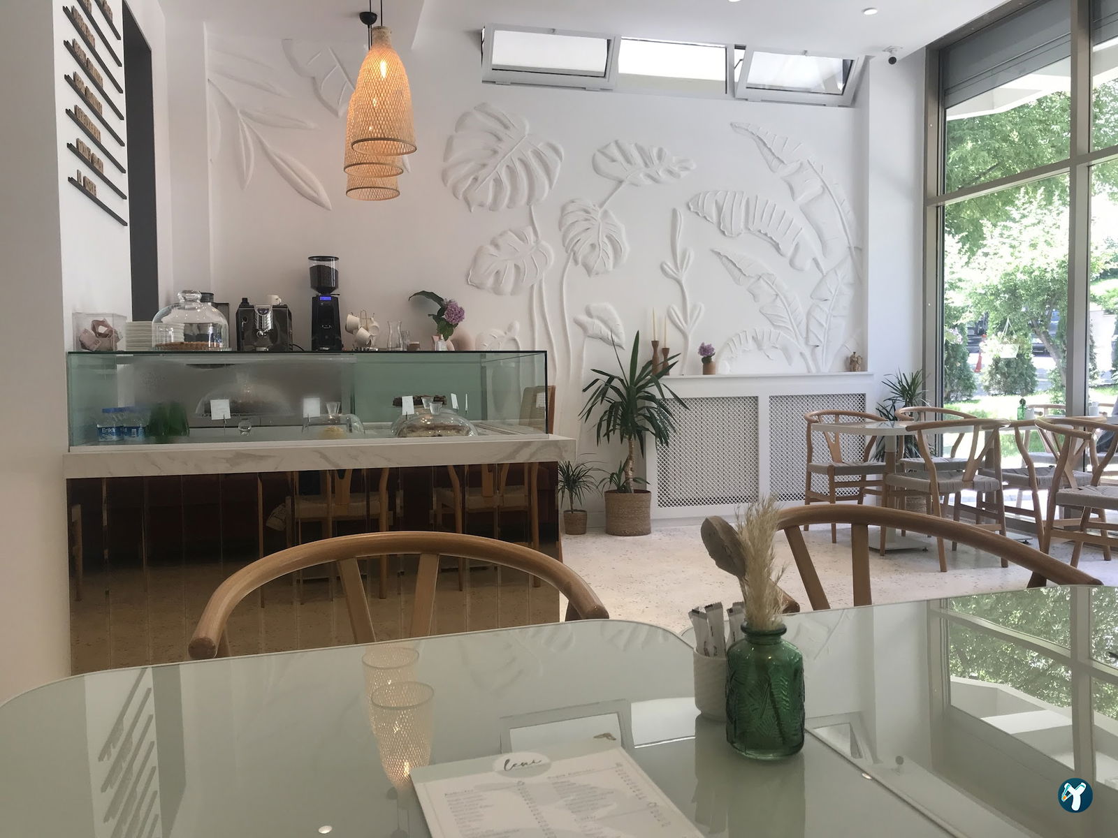 Leni Artisan Cafe