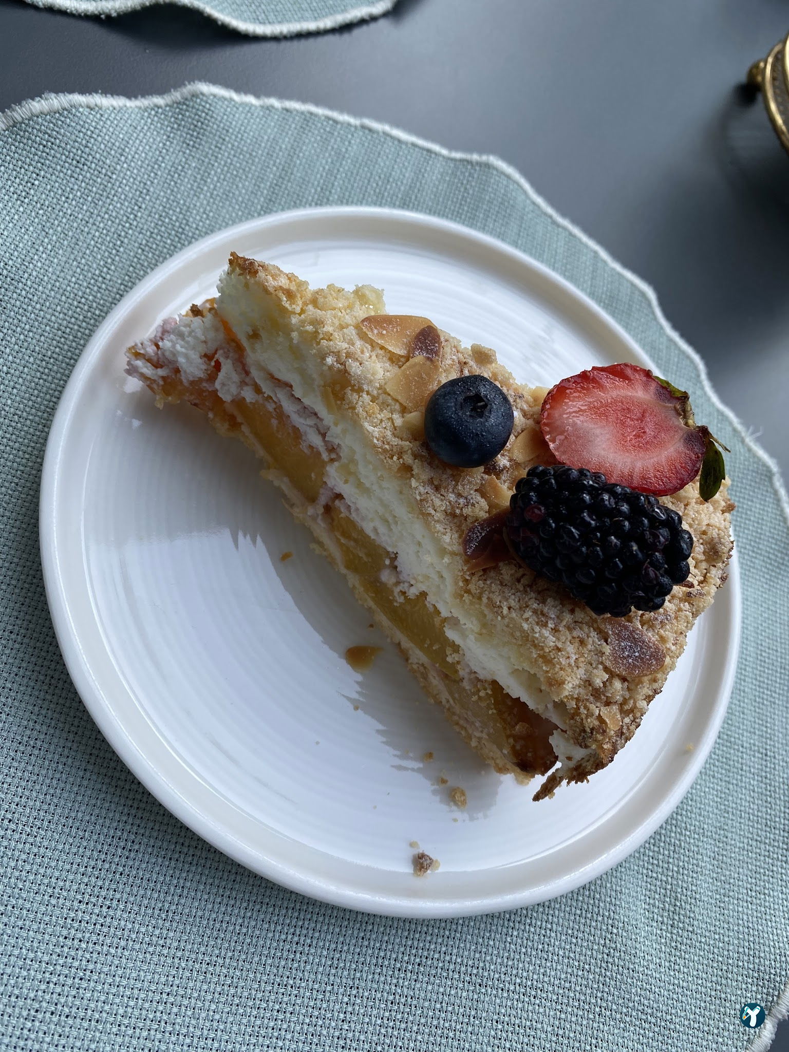 Leni Artisan Cafe