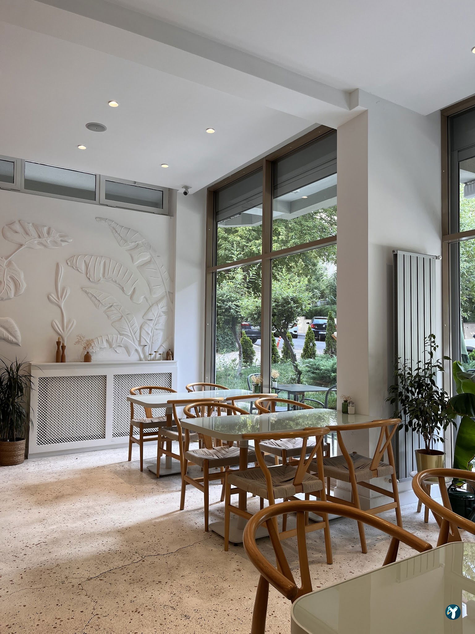 Leni Artisan Cafe