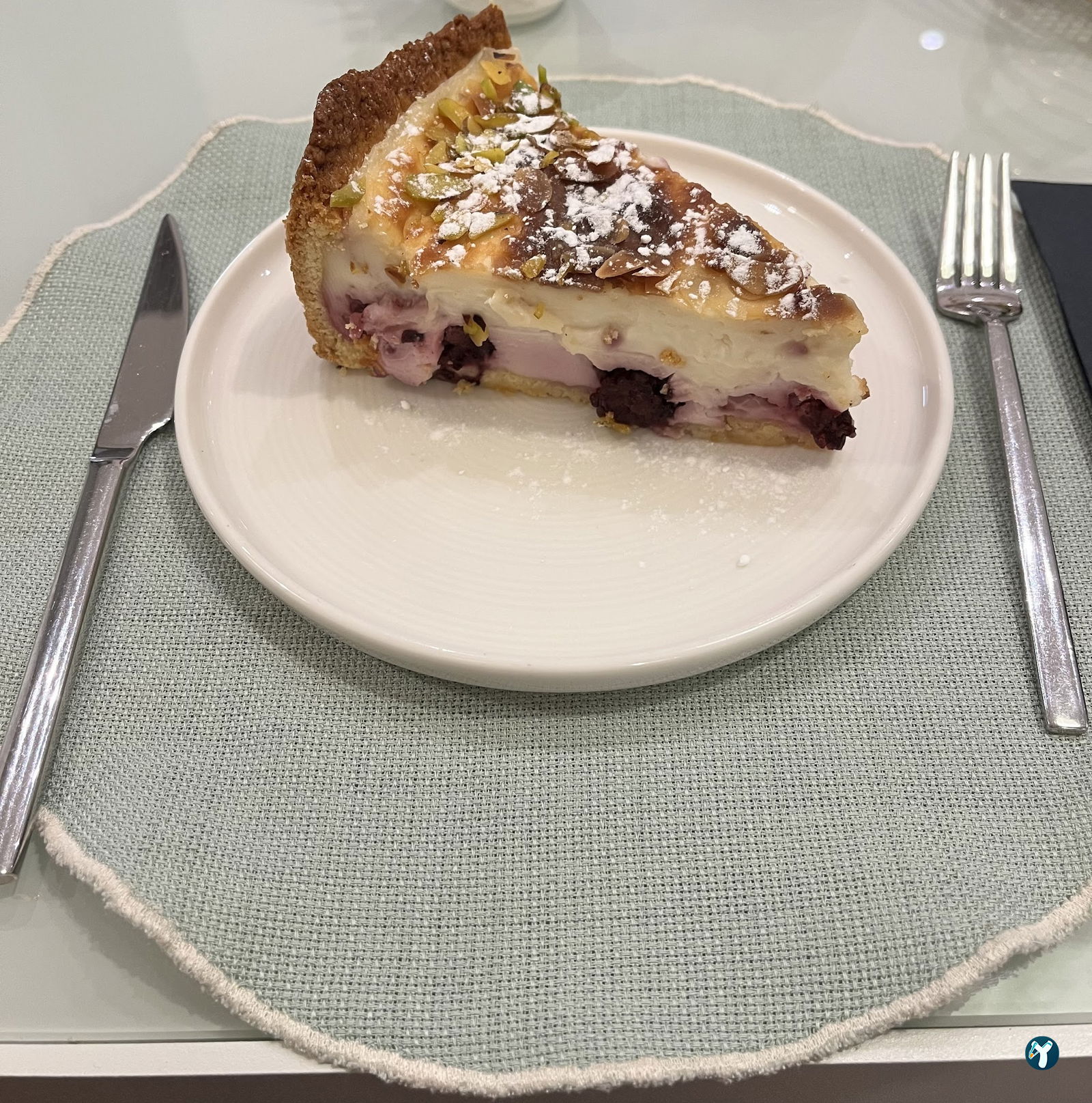 Leni Artisan Cafe