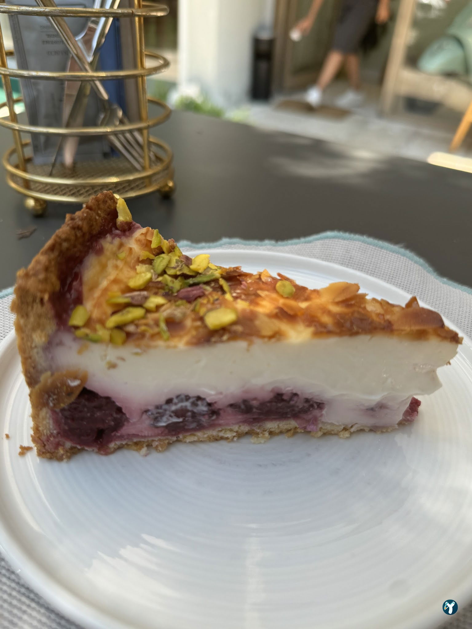 Leni Artisan Cafe