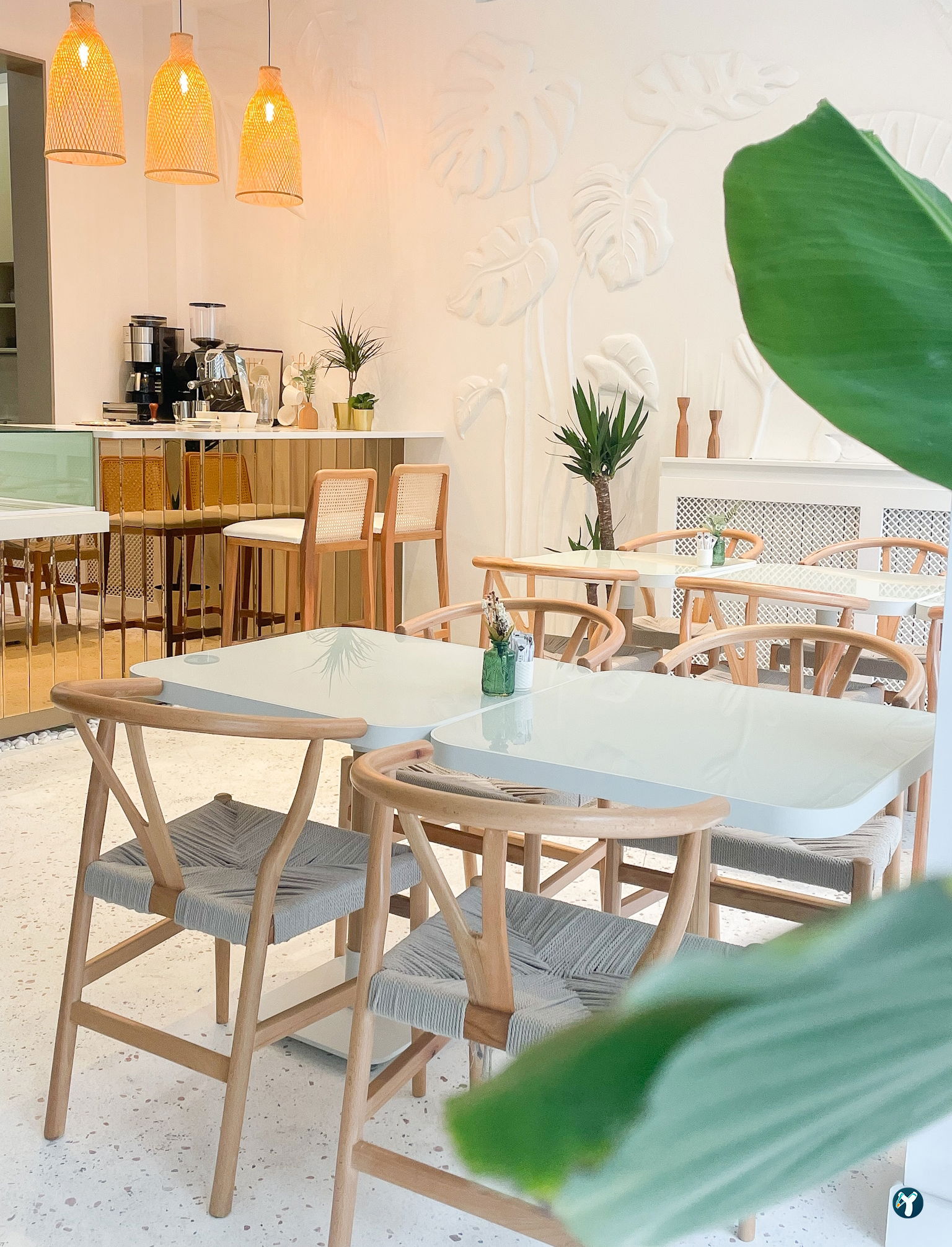 Leni Artisan Cafe