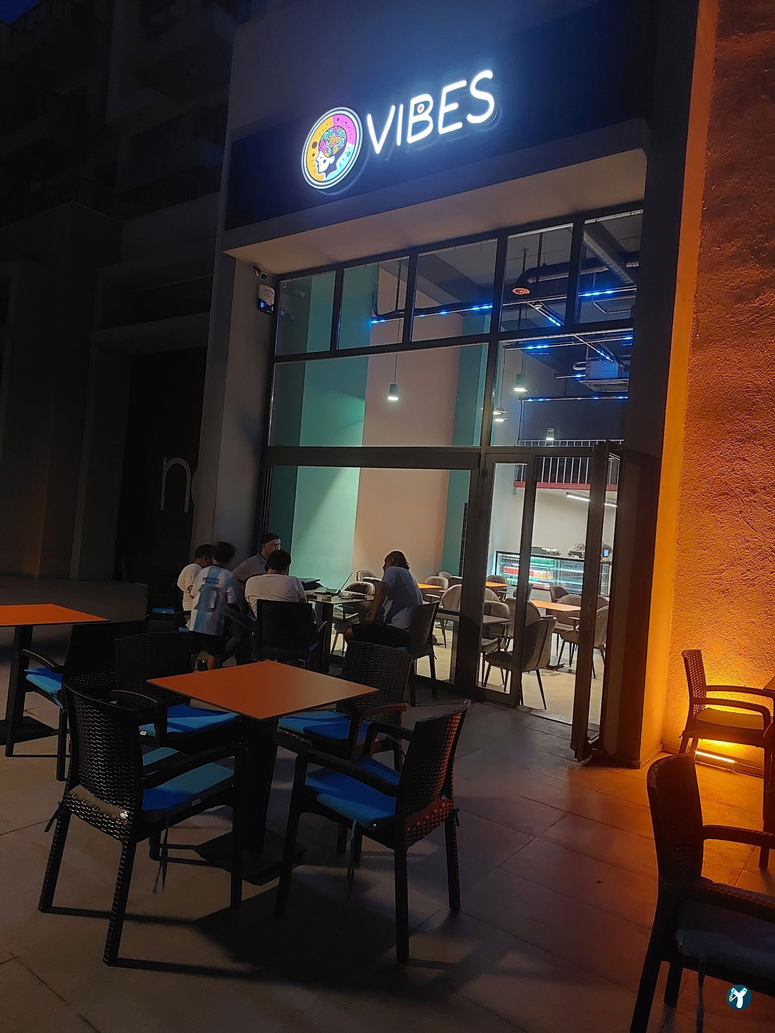 Vibes Restaurant & Cafe