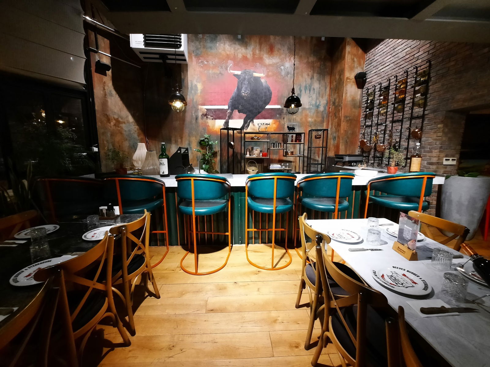 Beeves Grill & Brasserie