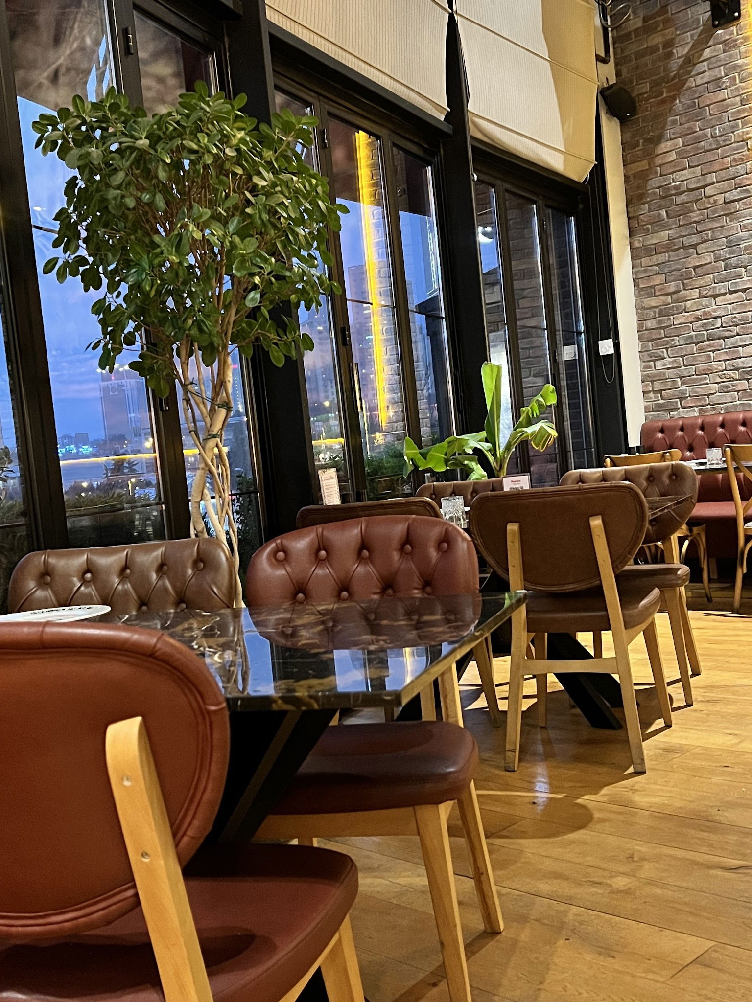 Beeves Grill & Brasserie