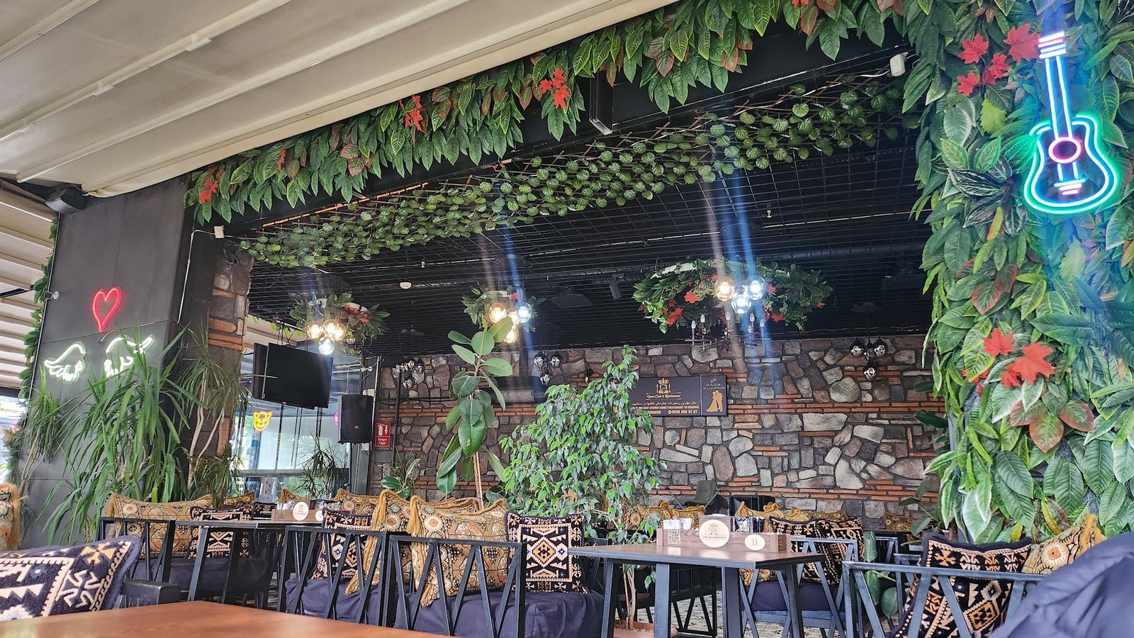 Kaan Cafe Restaurant خان رستورانت Khan Restaurant