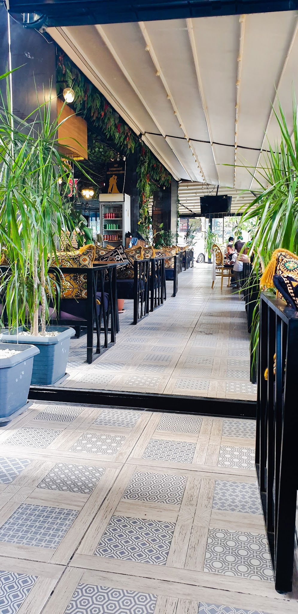 Kaan Cafe Restaurant خان رستورانت Khan Restaurant