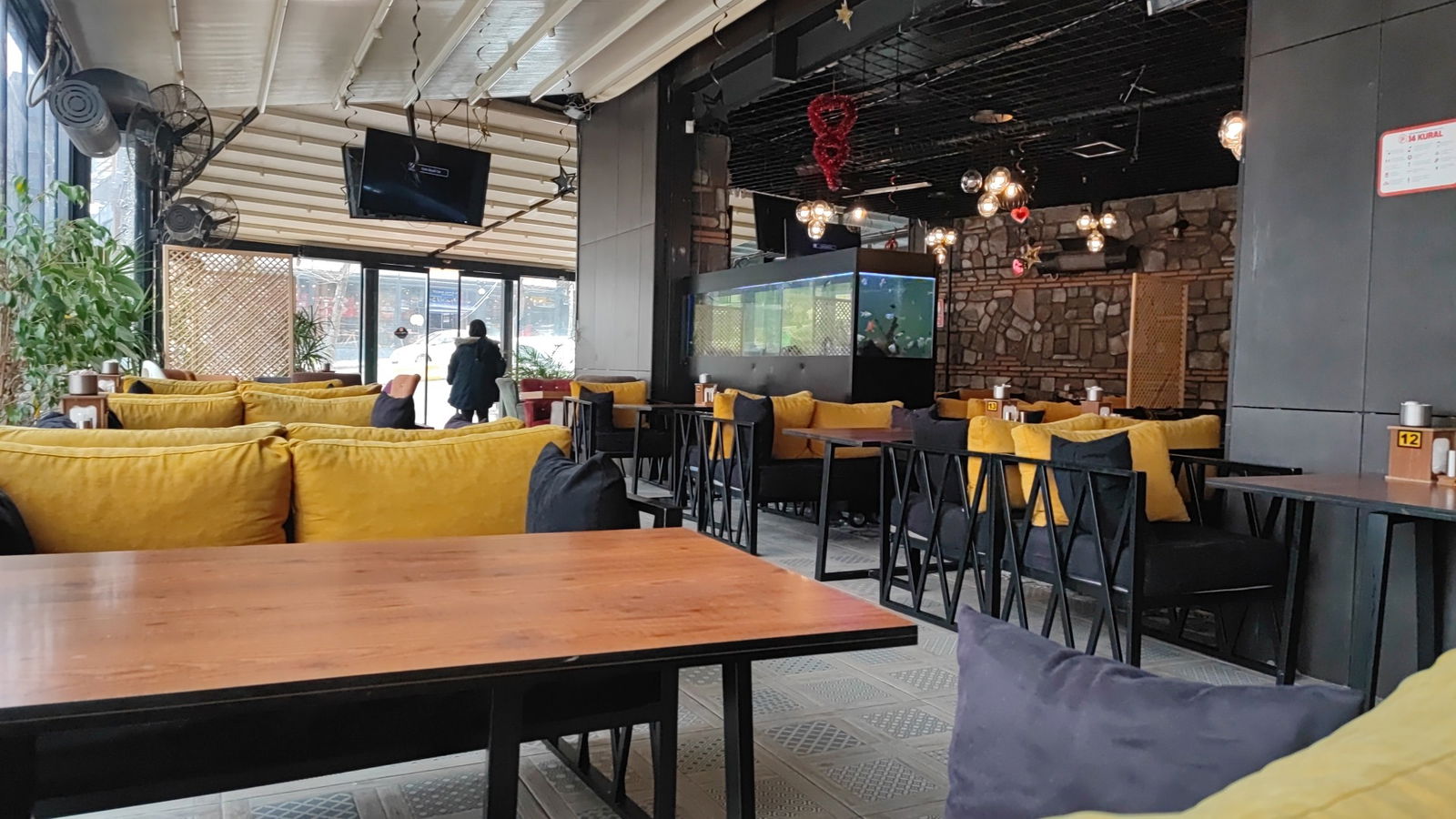 Kaan Cafe Restaurant خان رستورانت Khan Restaurant