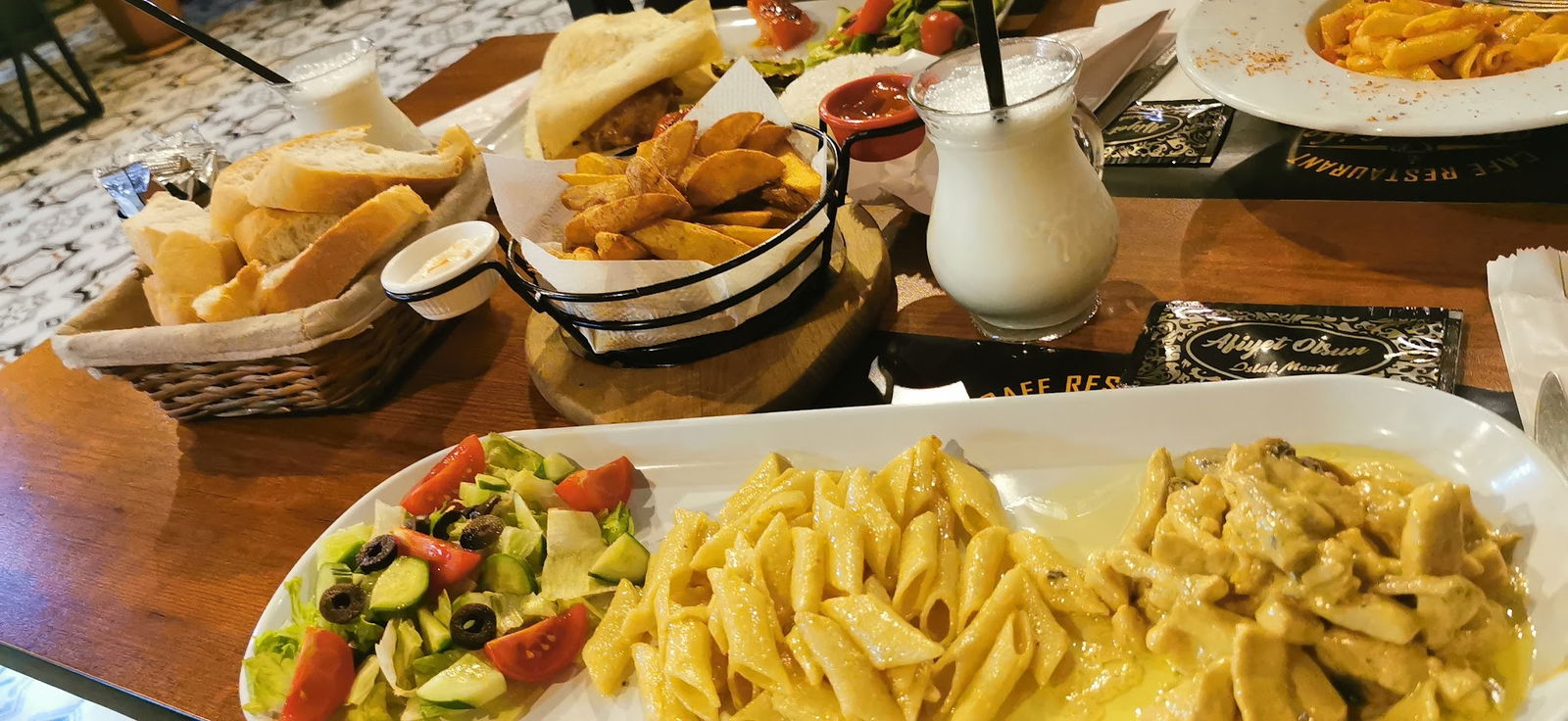 Kaan Cafe Restaurant خان رستورانت Khan Restaurant