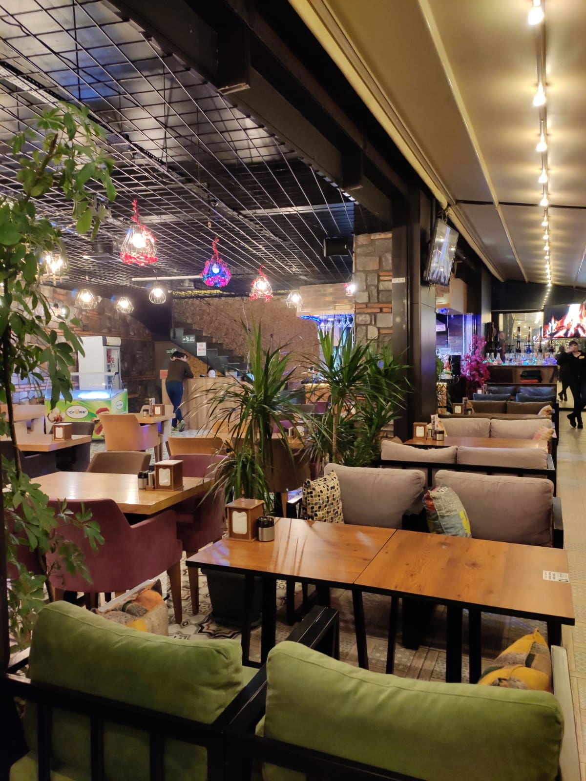 Kaan Cafe Restaurant خان رستورانت Khan Restaurant