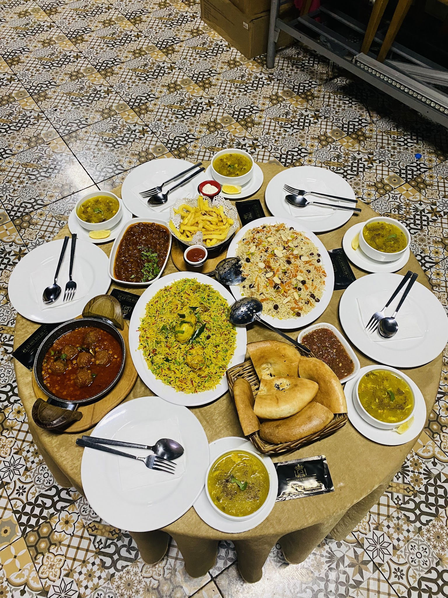 Kaan Cafe Restaurant خان رستورانت Khan Restaurant