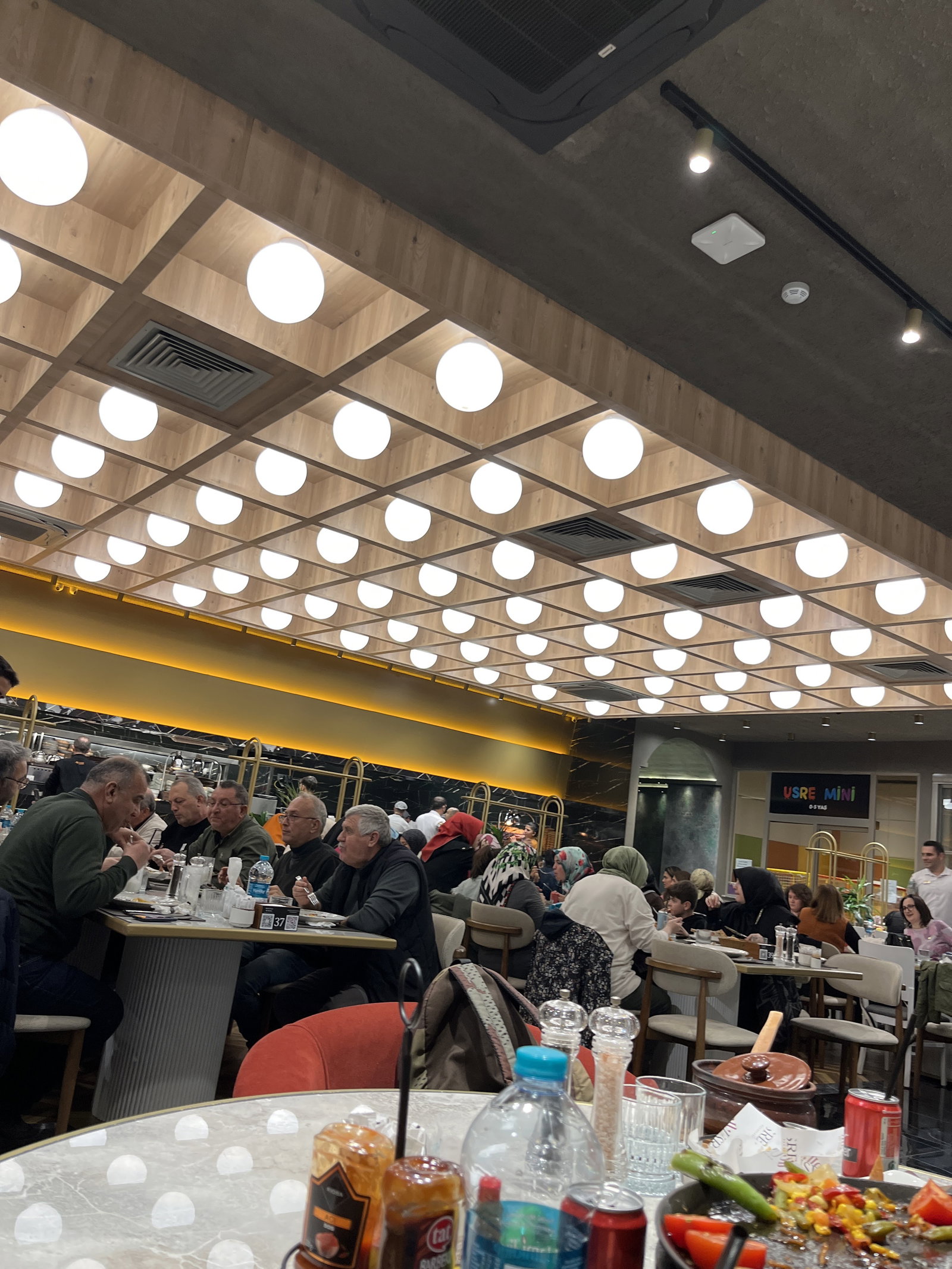 Usre Restoran