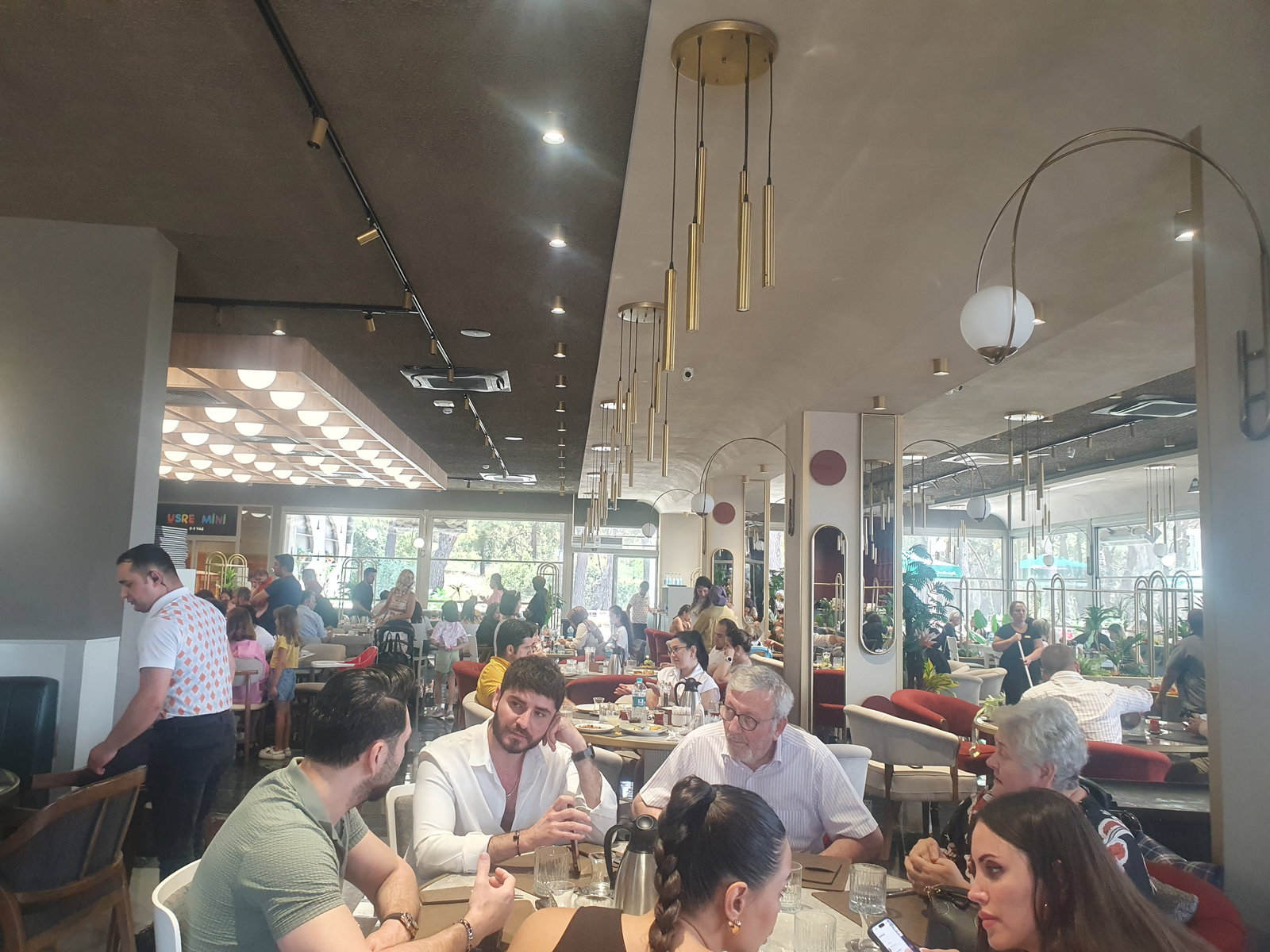 Usre Restoran