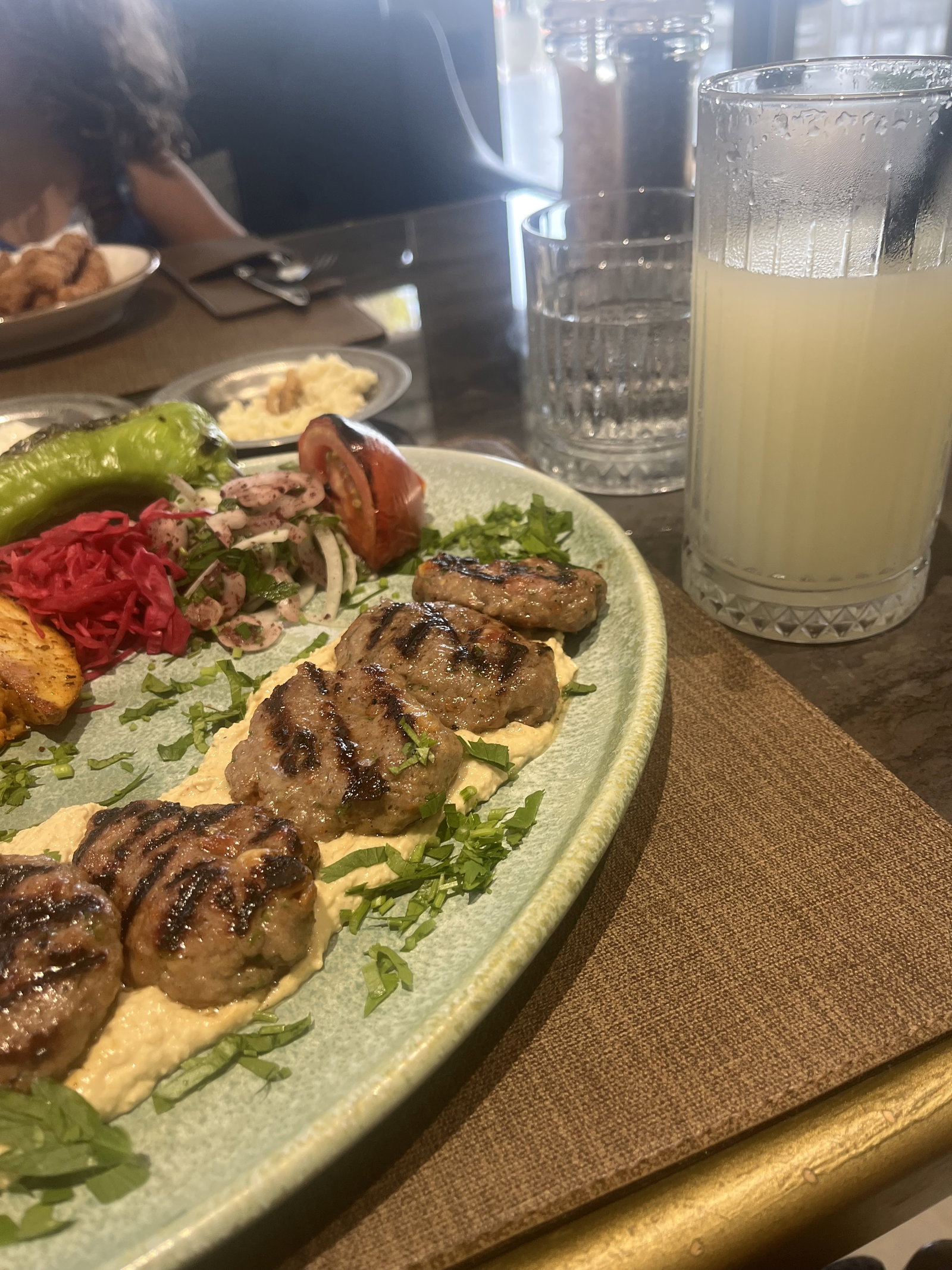 Usre Restoran