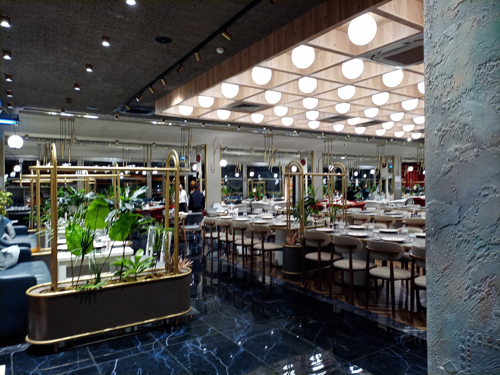 Usre Restoran