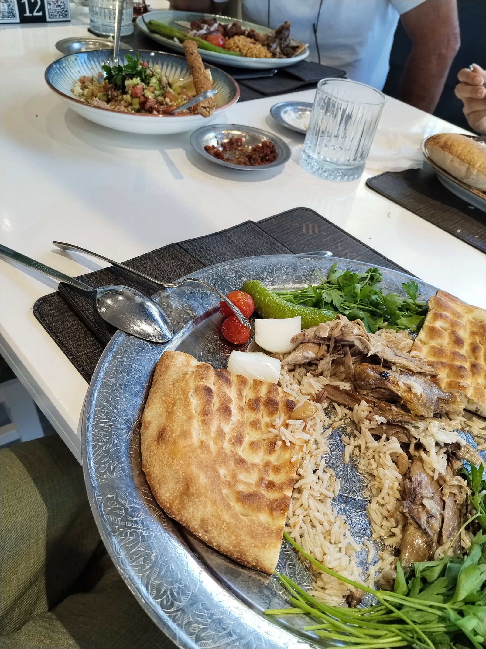 Usre Restoran