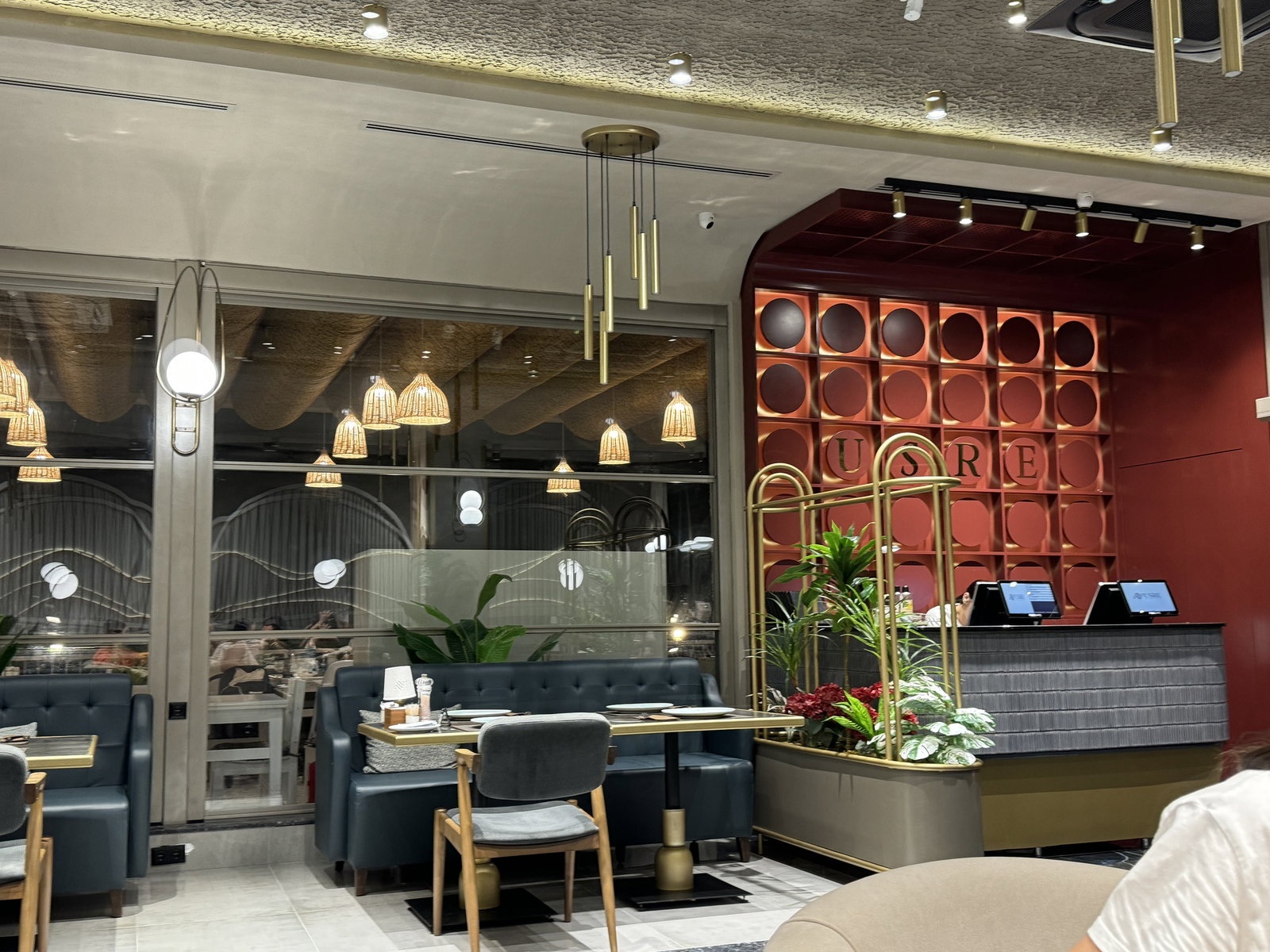 Usre Restoran