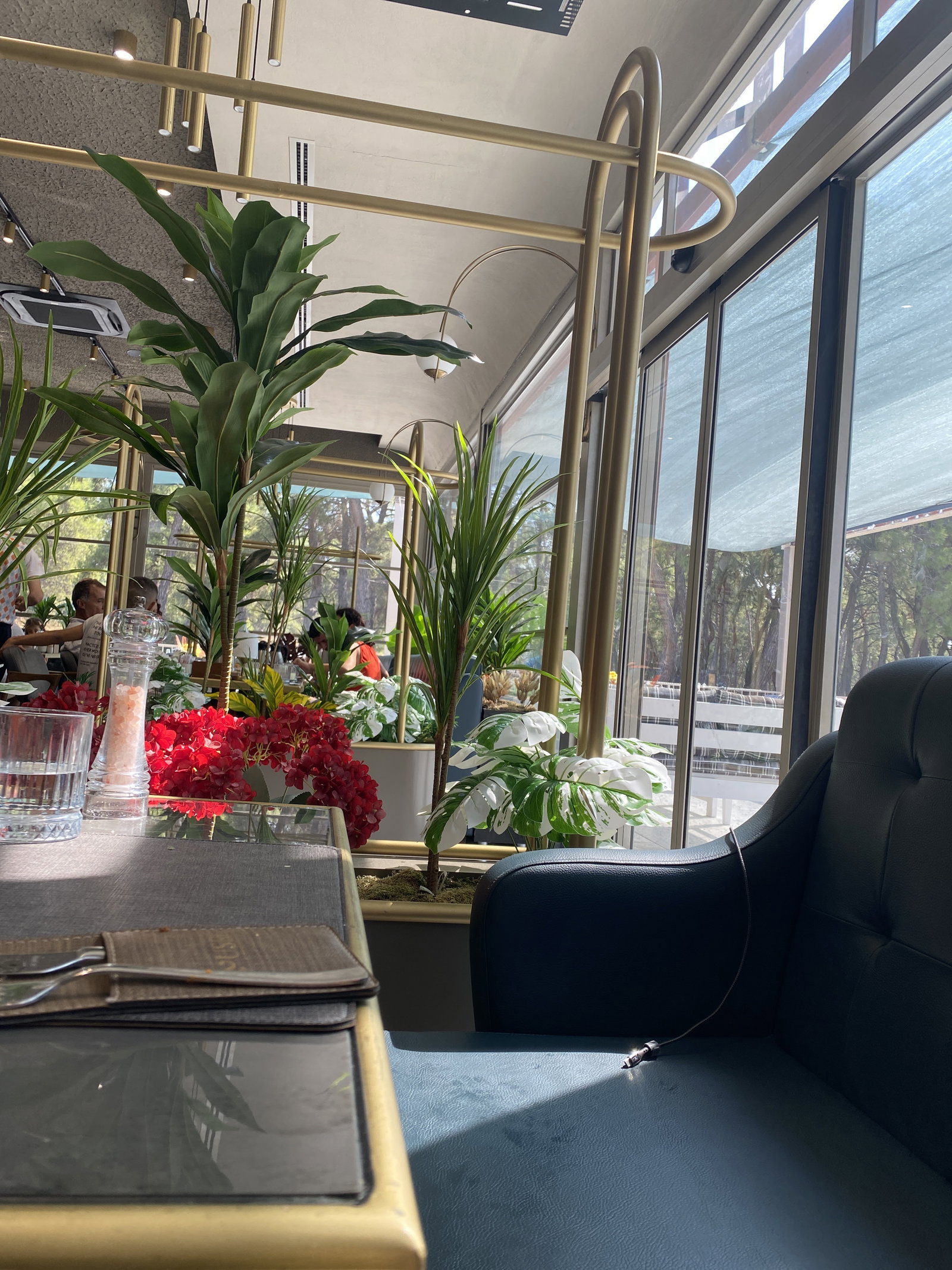 Usre Restoran