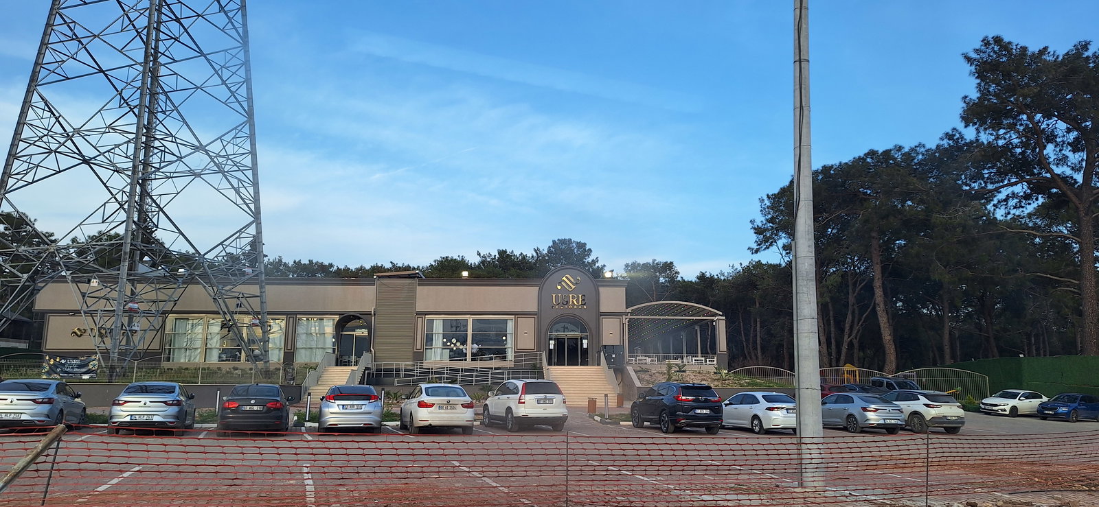 Usre Restoran