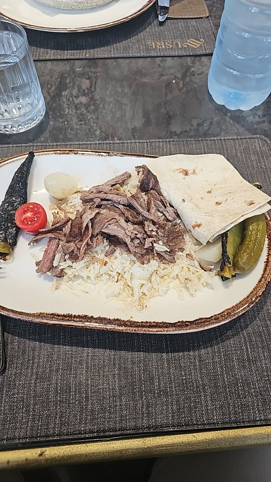 Usre Restoran
